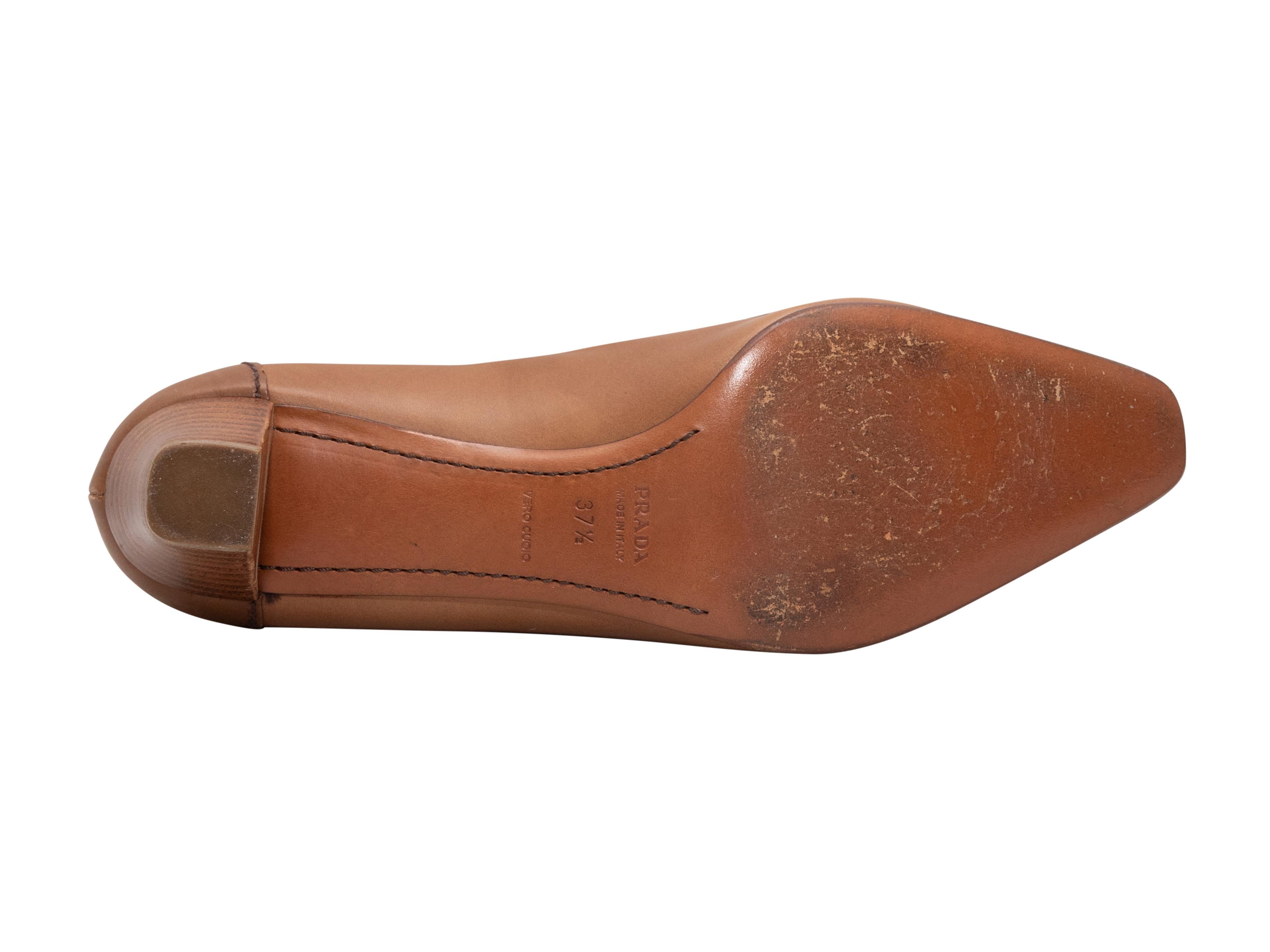 Women's Tan Prada Pointed-Toe Heeled Loafers Size 37.5 For Sale