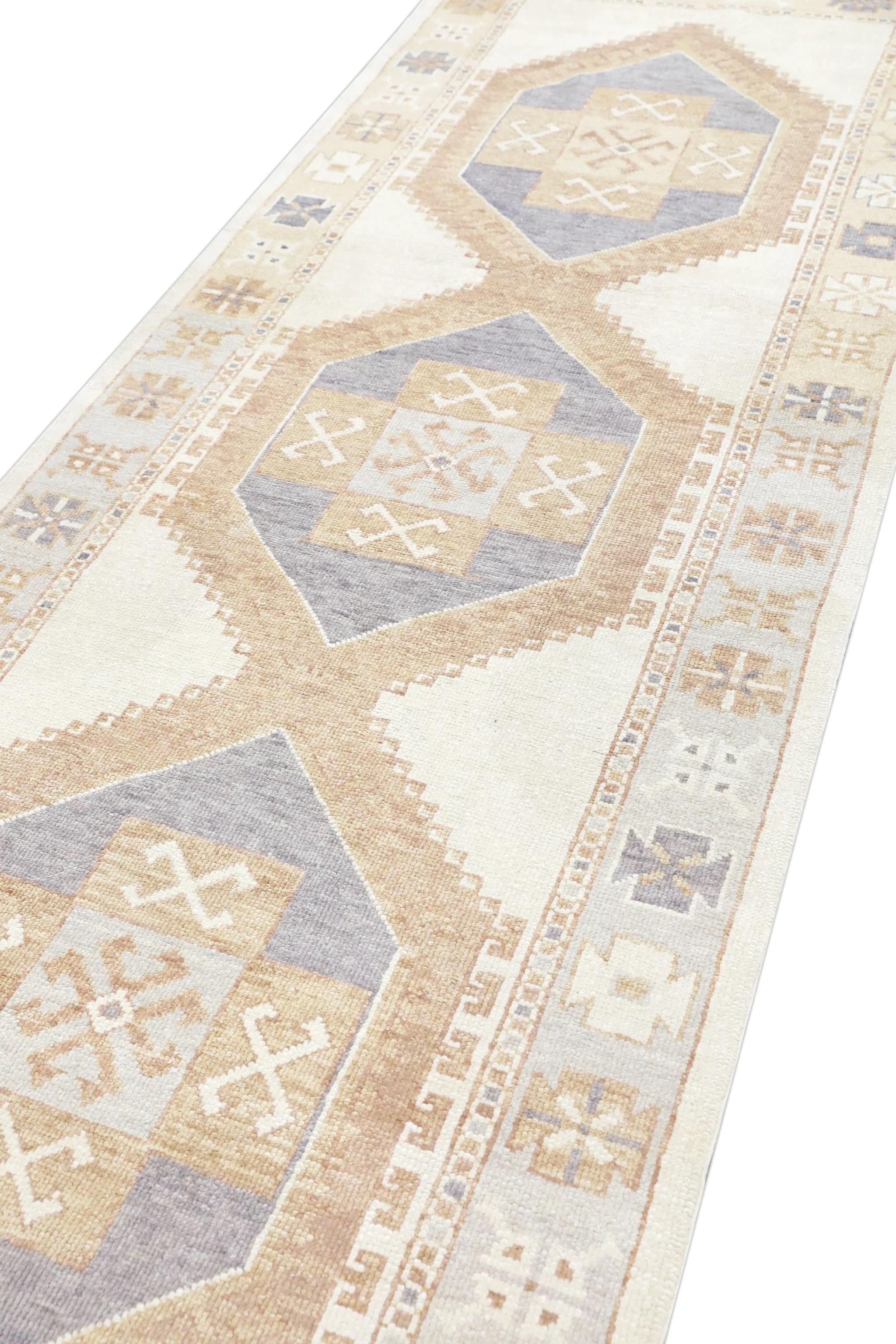 XXI secolo e contemporaneo Runner Oushak turco in lana intrecciata a mano Tan & Purple 4'2