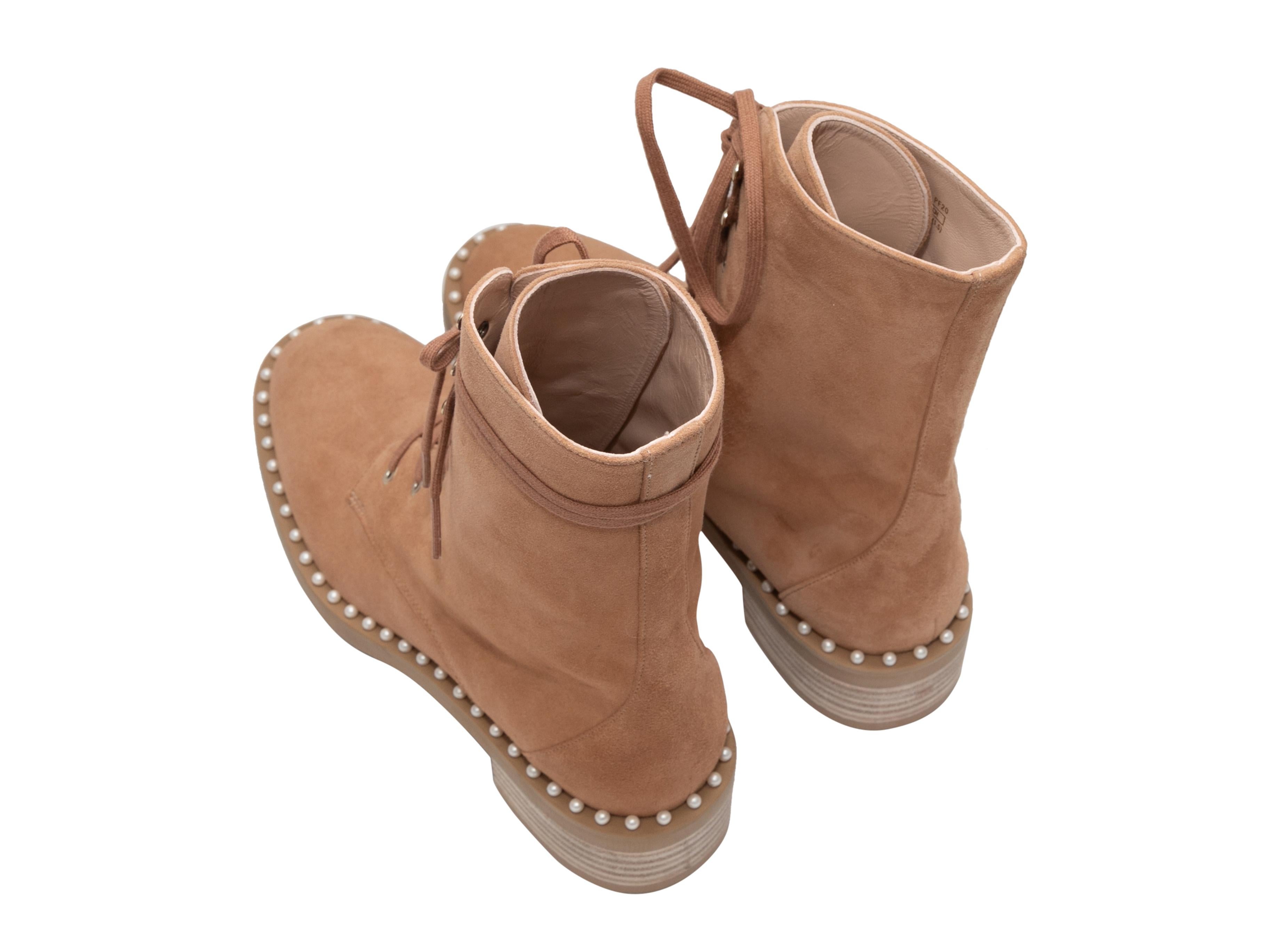 Marrone Tan Stuart Weitzman - Stivaletti in finta pelle scamosciata impreziositi da perle - misura 8,5 in vendita
