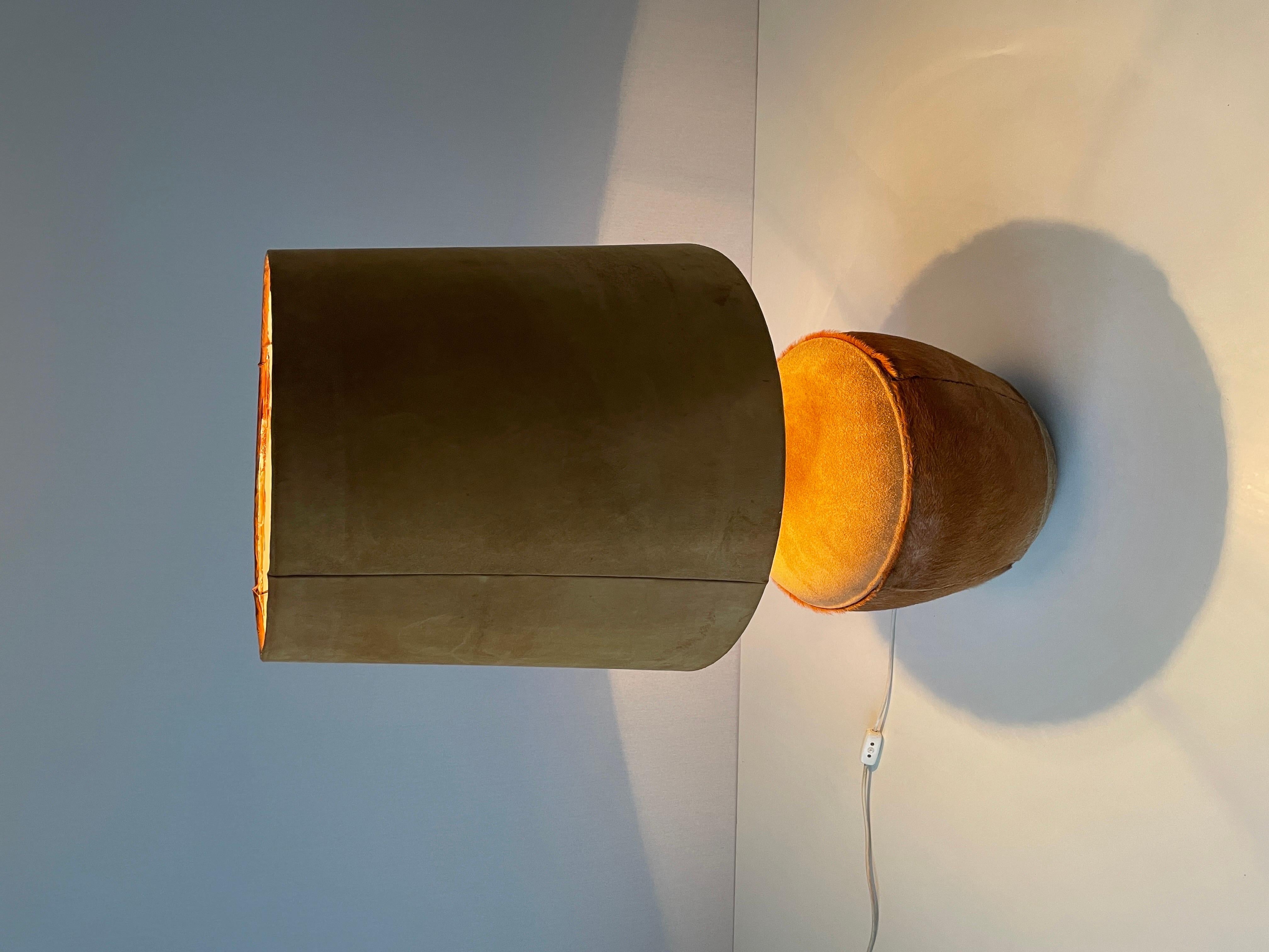 Steh- oder Tischlampe aus braunem Wildleder und Glasschirm, 1960er Jahre, Dänemark im Angebot 6