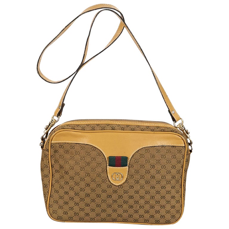 Tan Vintage Gucci Logo Crossbody Bag For Sale at 1stdibs