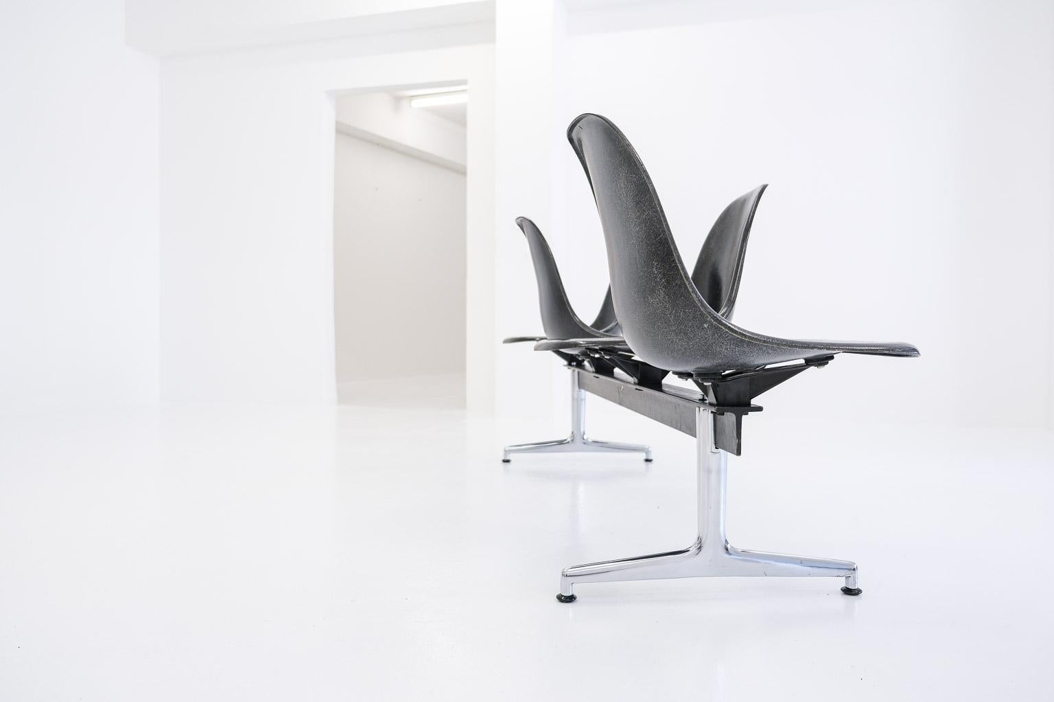 Tandem shell seating system by Ray and Charles Eames for Herman Miller 8