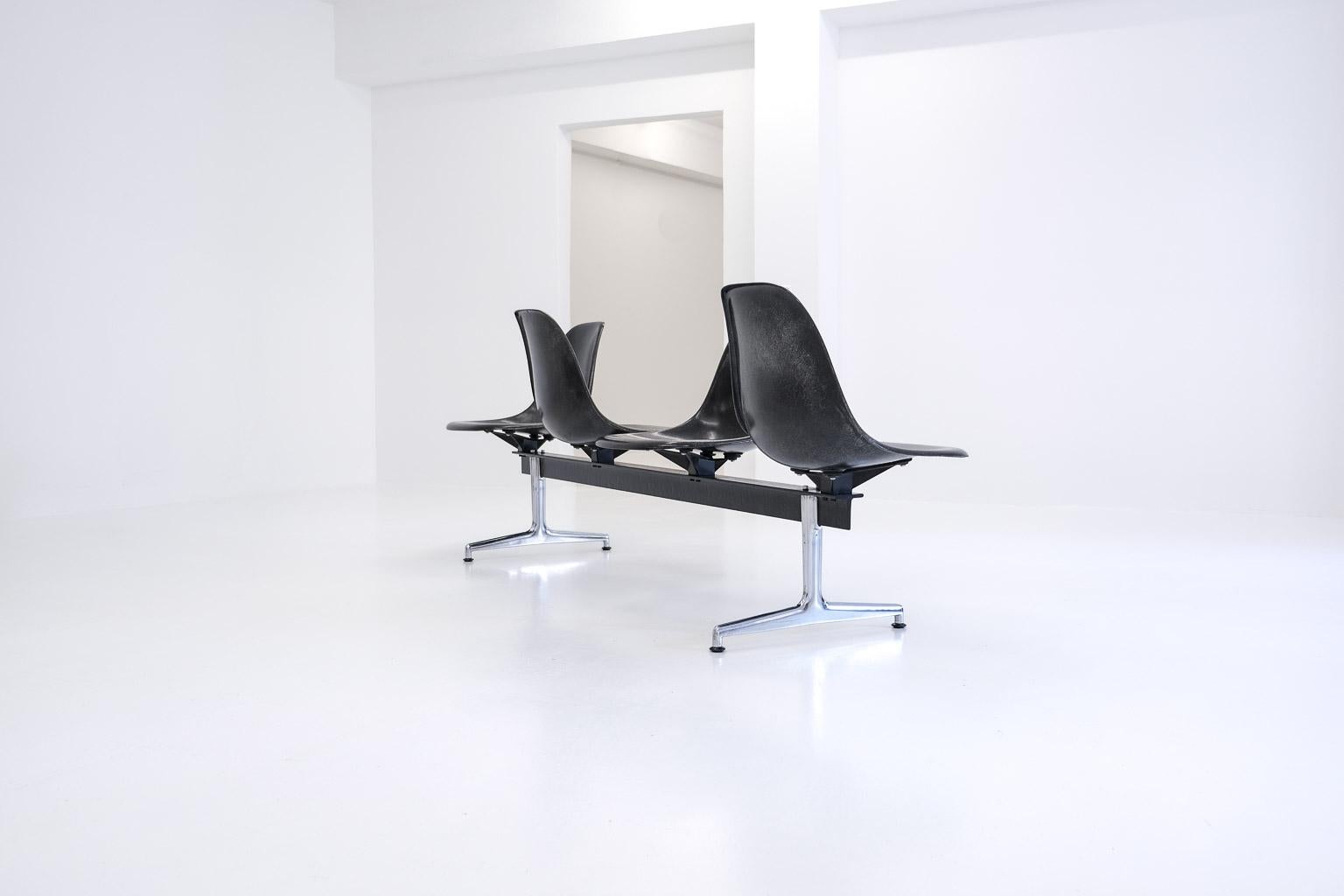 Aluminum Tandem shell seating system by Ray and Charles Eames for Herman Miller