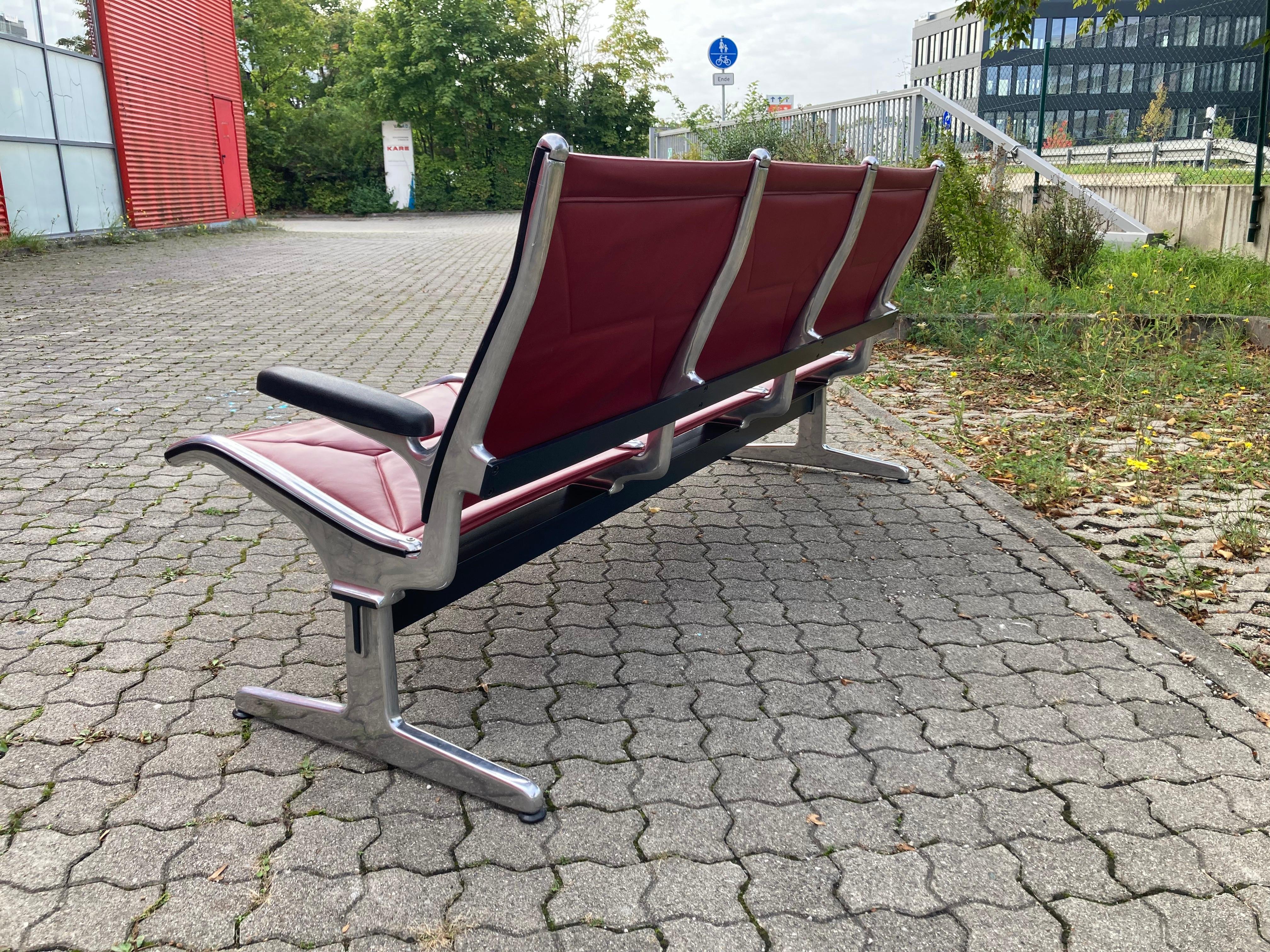 Banc Tandem Sling ETS Eames bordeaux par Vitra Herman Miller en vente 8