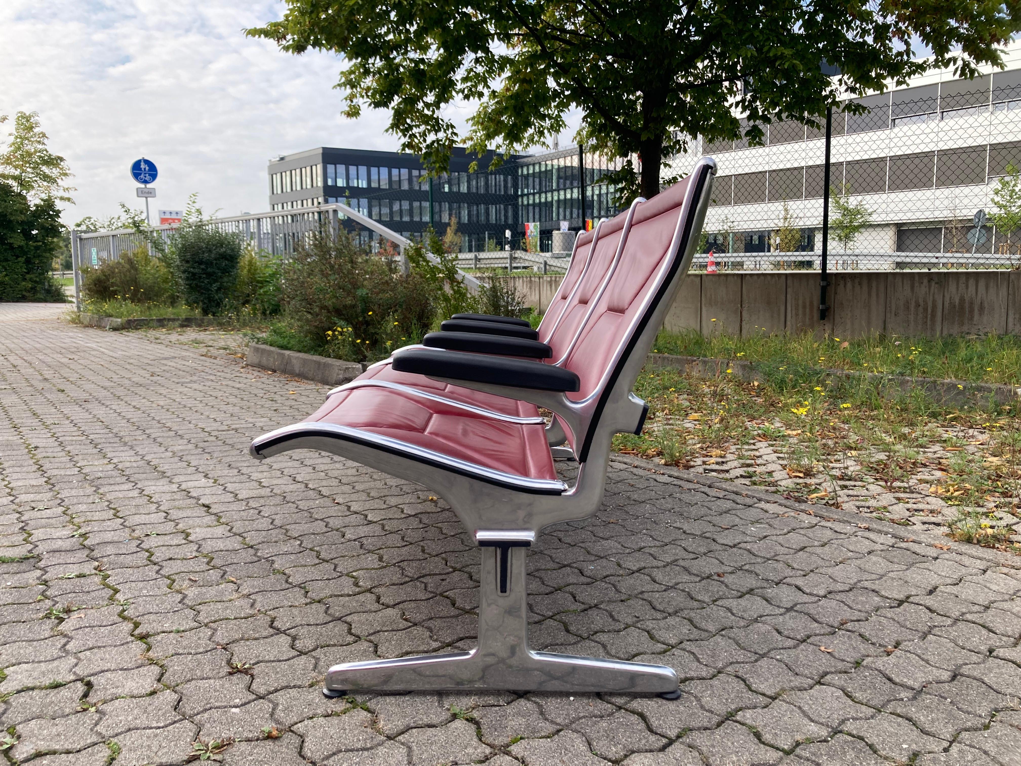 Banc Tandem Sling ETS Eames bordeaux par Vitra Herman Miller en vente 11