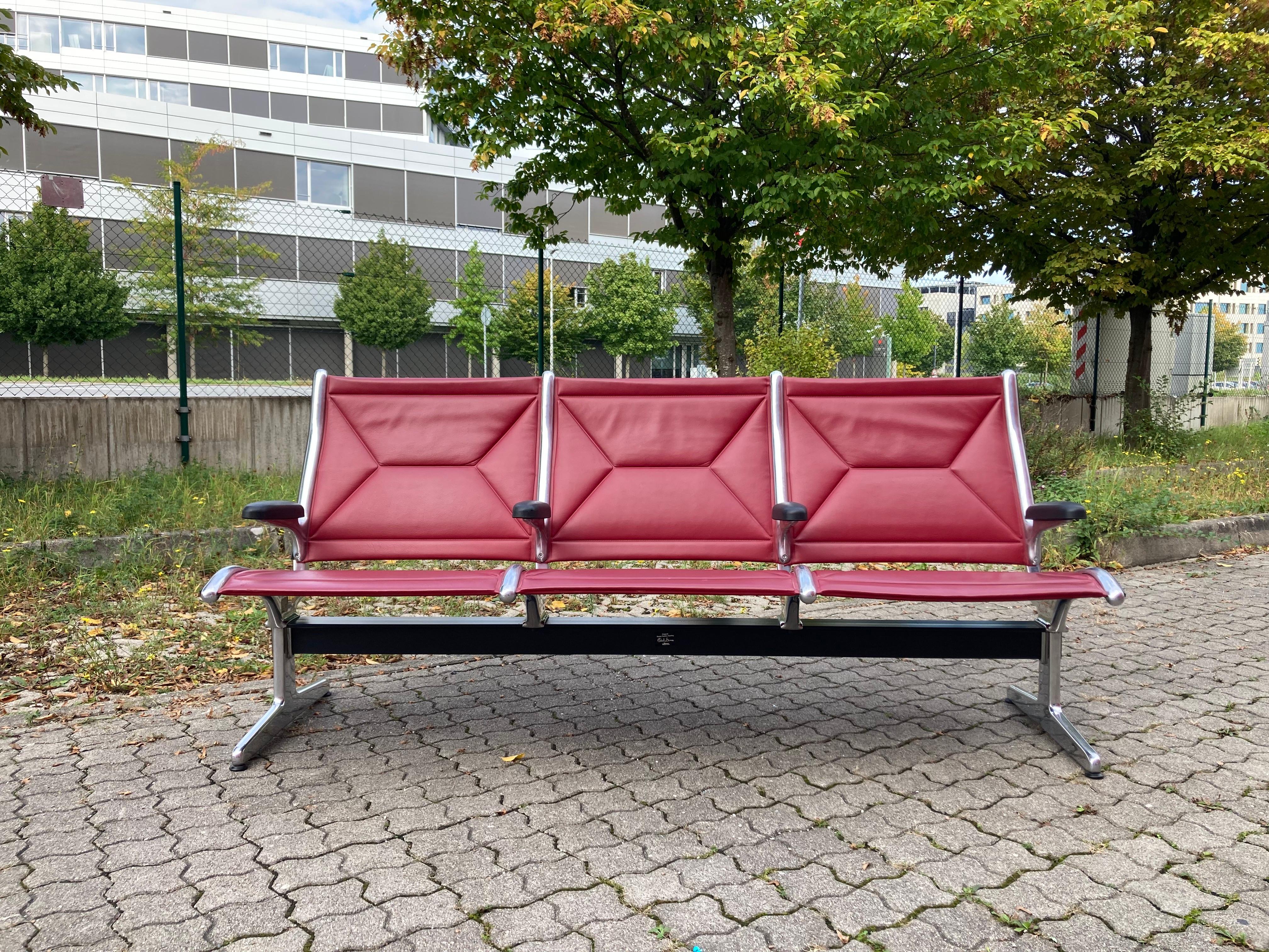 Banc Tandem Sling ETS Eames bordeaux par Vitra Herman Miller en vente 15