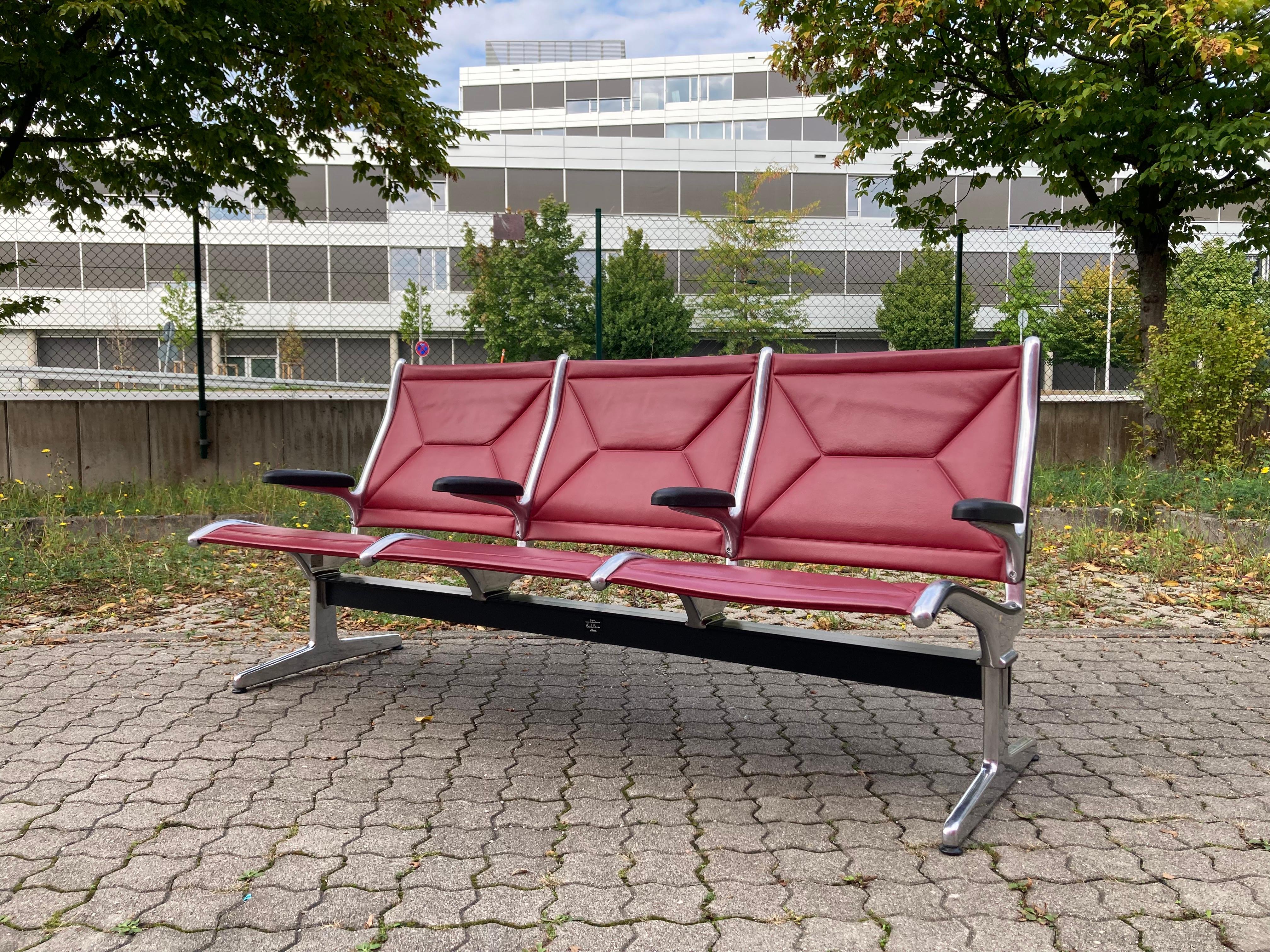Banc Tandem Sling ETS Eames bordeaux par Vitra Herman Miller en vente 3