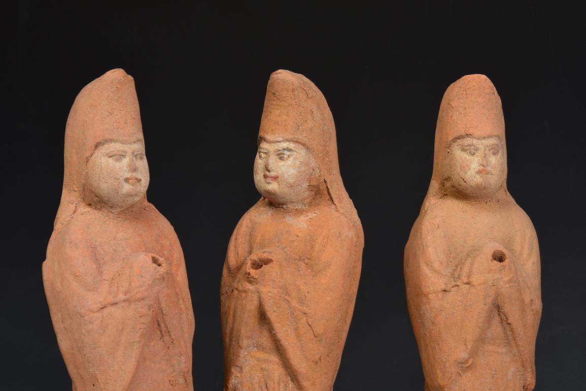 Tang Dynasty, A Set of Antique Chinese Painted Pottery Soldier For Sale 2