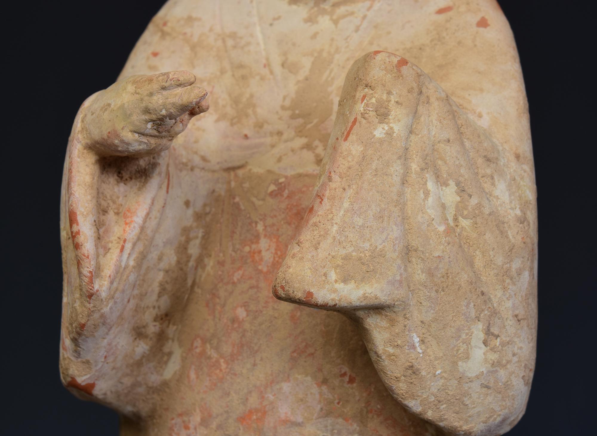 Intagliato a mano Tang Dynasty, Antique Chinese Painted Pottery Fat Lady in vendita