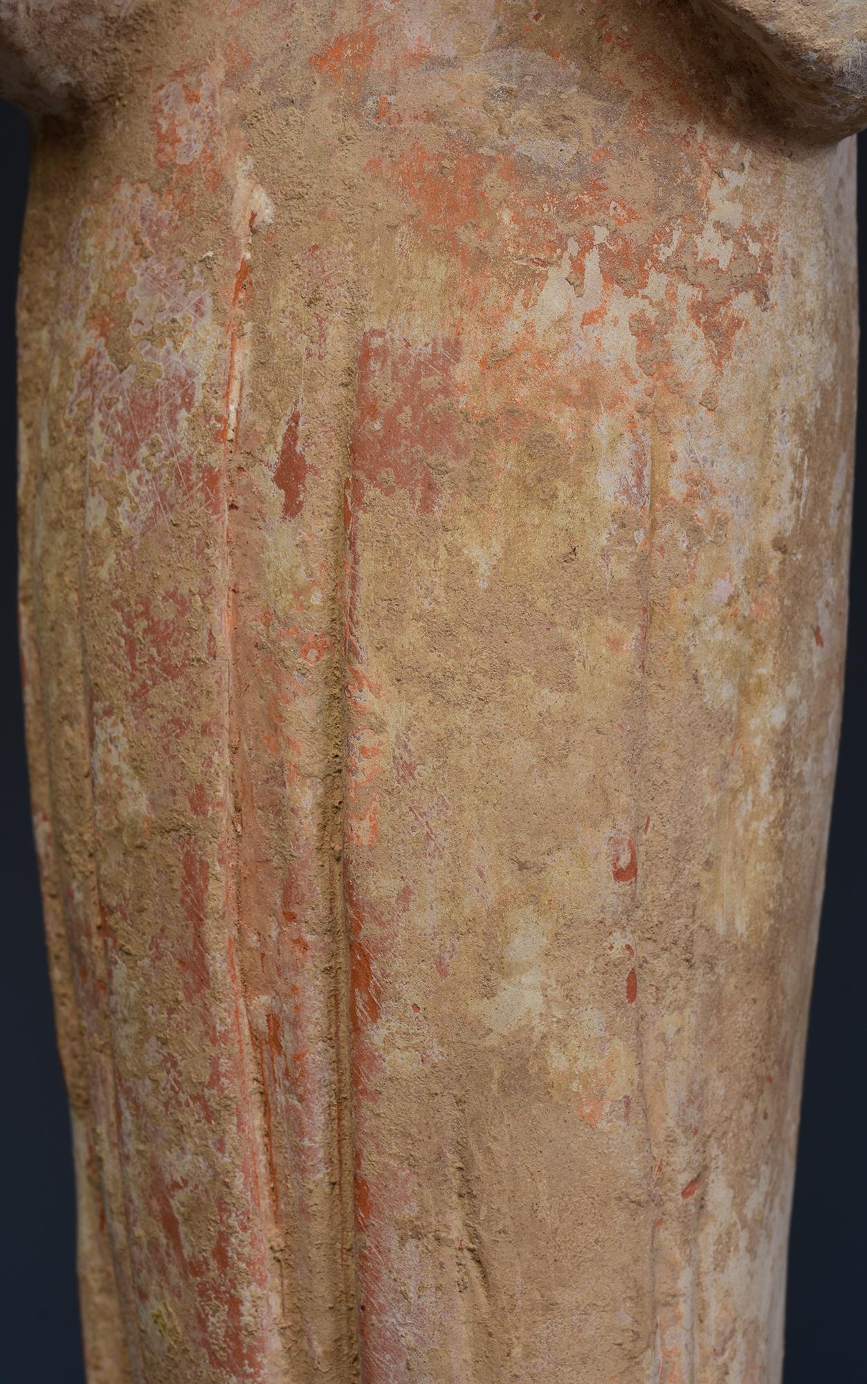 Tang Dynasty, Antique Chinese Painted Pottery Fat Lady In condizioni buone in vendita a Sampantawong, TH