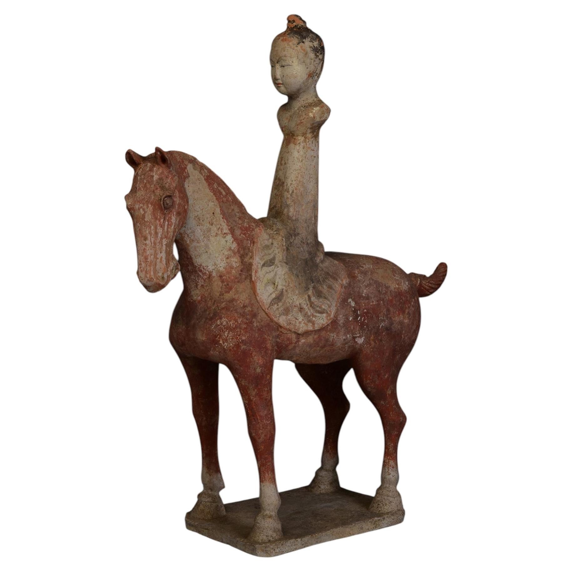 Tang Dynasty, antica ceramica cinese dipinta Cavallo e dama di corte in vendita
