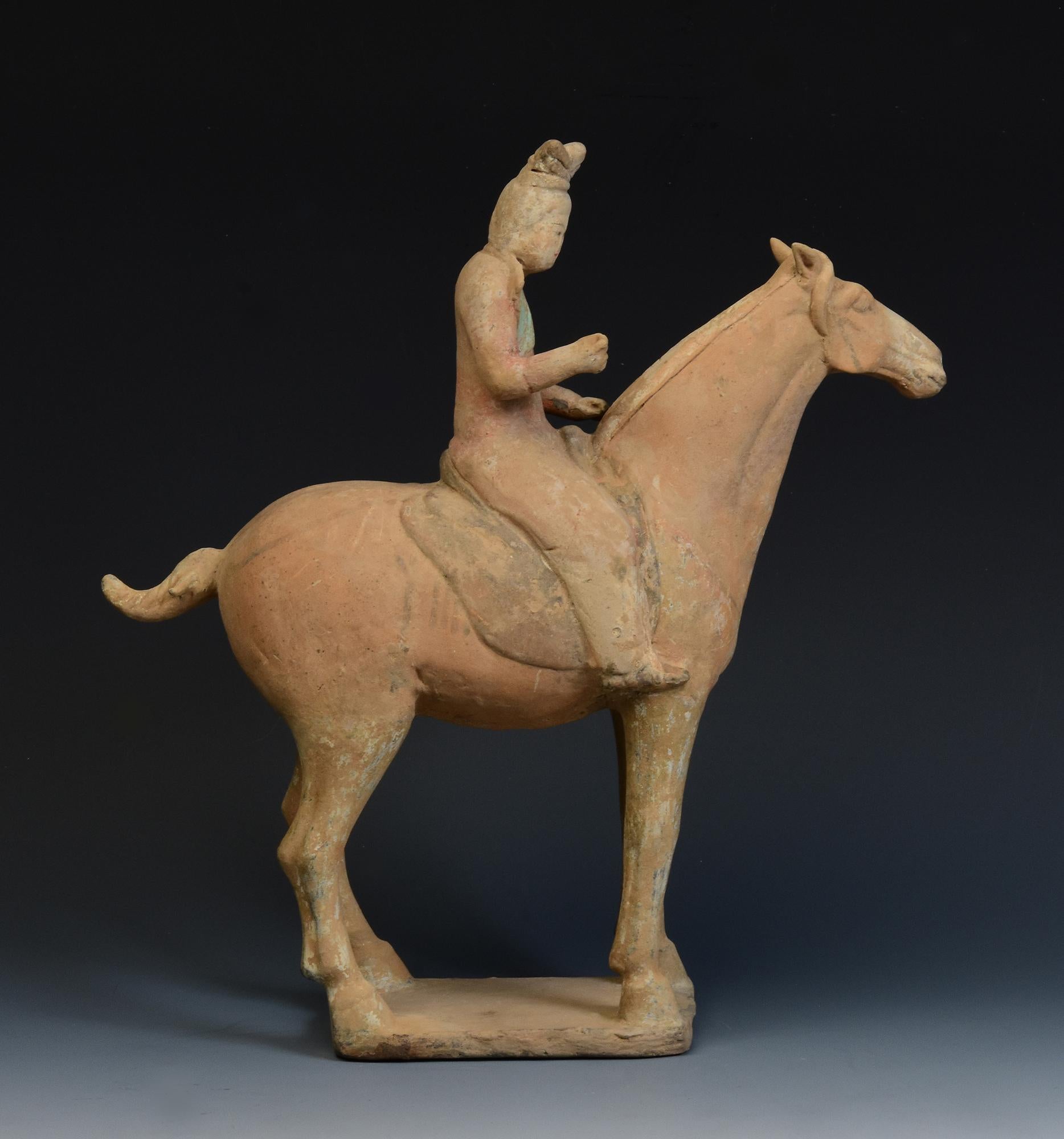 Tang Dynasty, Antique Chinese Painted Pottery Horse and Rider en vente 5