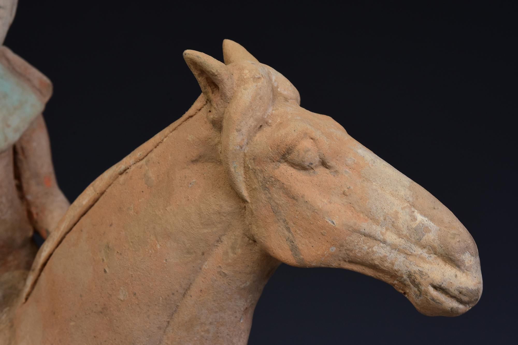 Sculpté à la main Tang Dynasty, Antique Chinese Painted Pottery Horse and Rider en vente