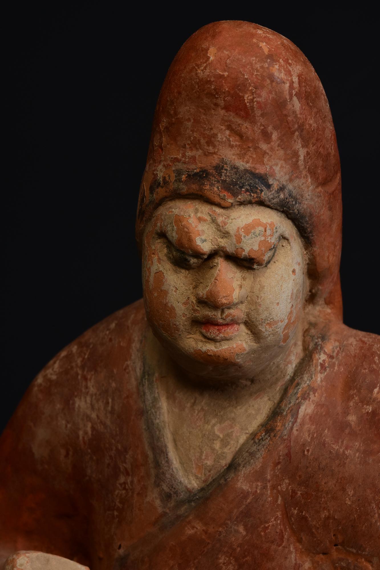 Intagliato a mano Tang Dynasty, antica ceramica cinese dipinta Cavallo e cavaliere con Oxford TLTest in vendita