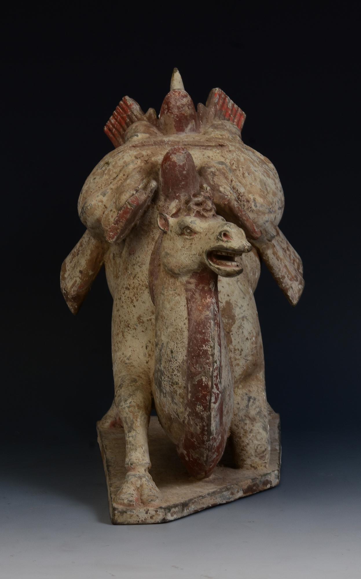 Dinastía Tang, Camello arrodillado de cerámica china antigua pintada con Oxford TL Test en venta 10