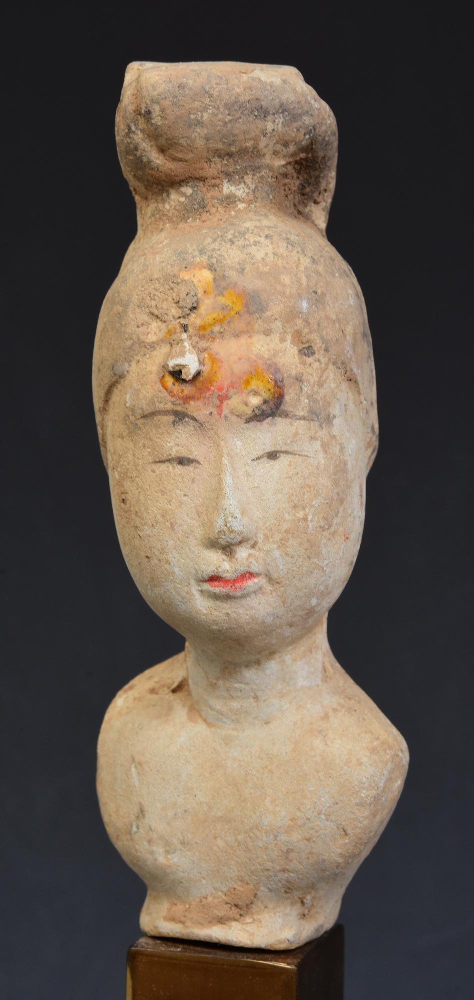 Chinois Tang Dynasty, Antique Chinese Painted Pottery Torso of Court Lady with Stand en vente