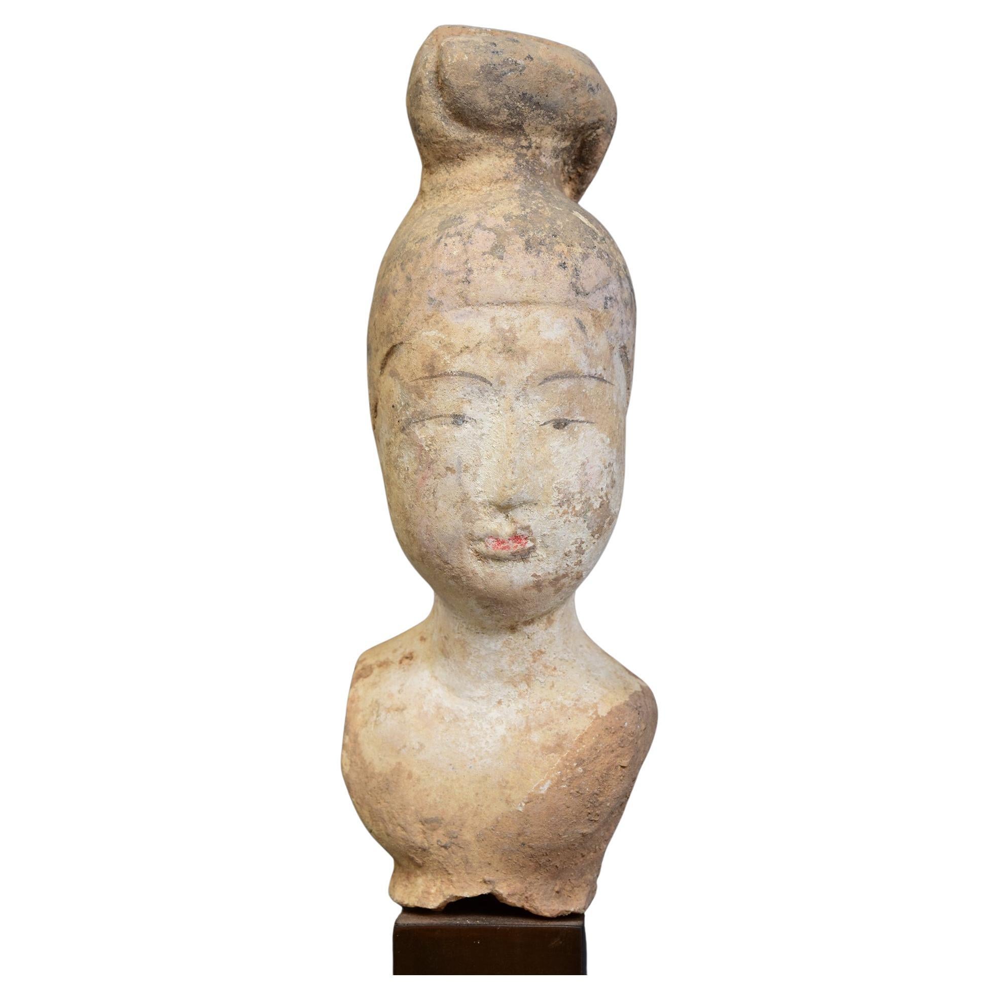 Tang Dynasty, antike chinesische bemalte Keramik Torso einer Hofdame mit Stand
