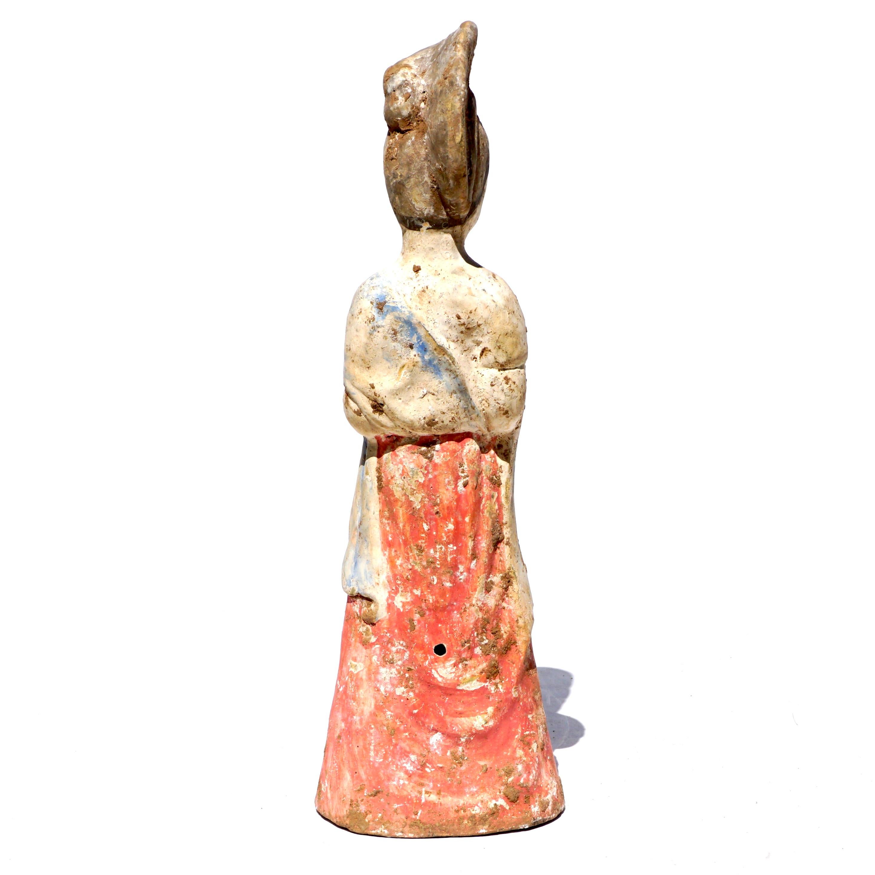 Tang Dynasty Paited Terracotta Female Attendant In Excellent Condition For Sale In Dallas, TX