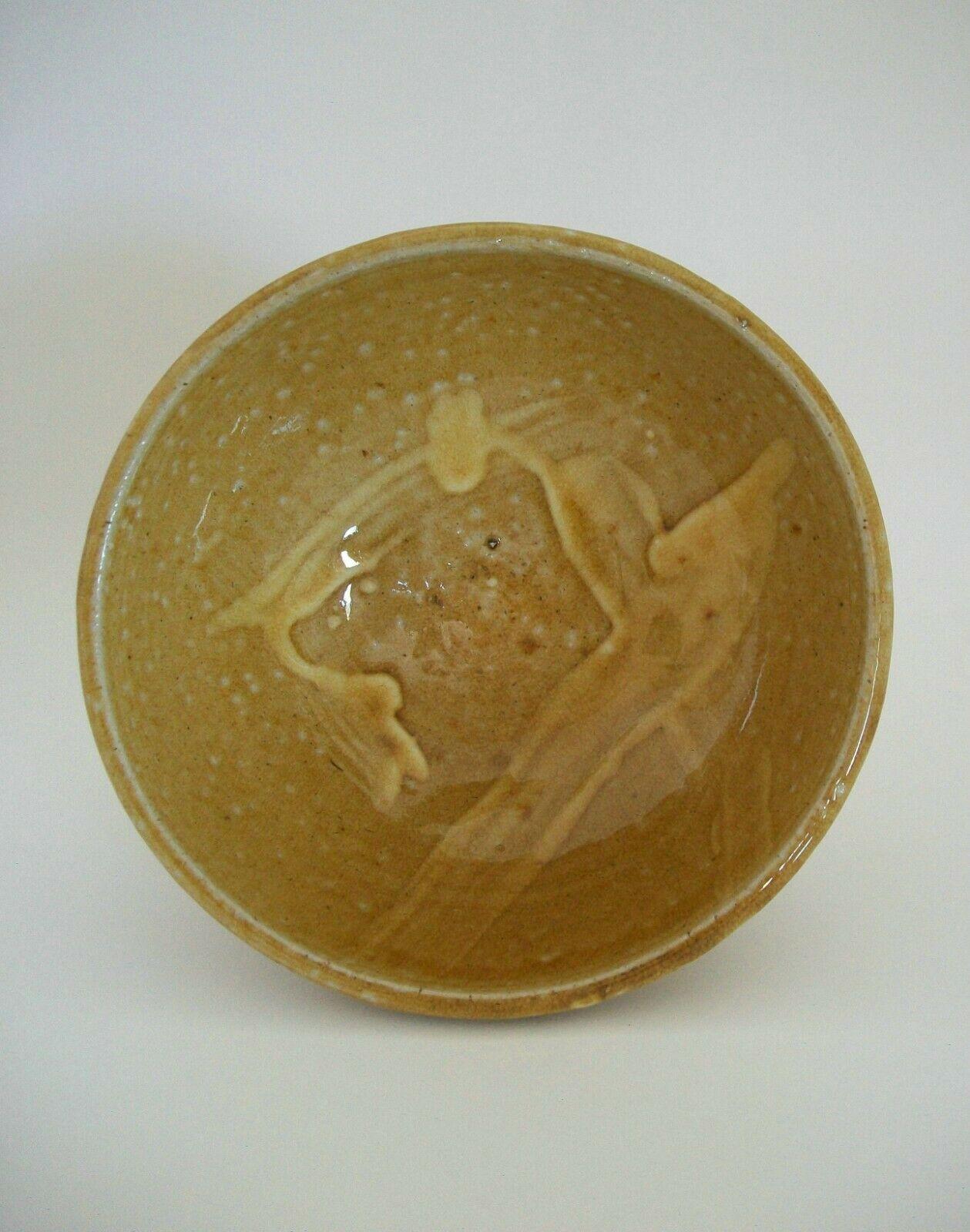 Chinese Tang Dynasty Style Amber Glazed Bowl, Splash Decoration, China, 20th Century For Sale
