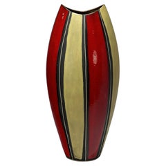 Tanger Fish Mouth vase 202/36 designer Liesel Spornhauser at Schlossberg Keramic