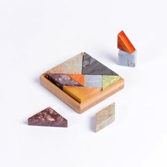 Puzzle Tangram en pierres précieuses colorées