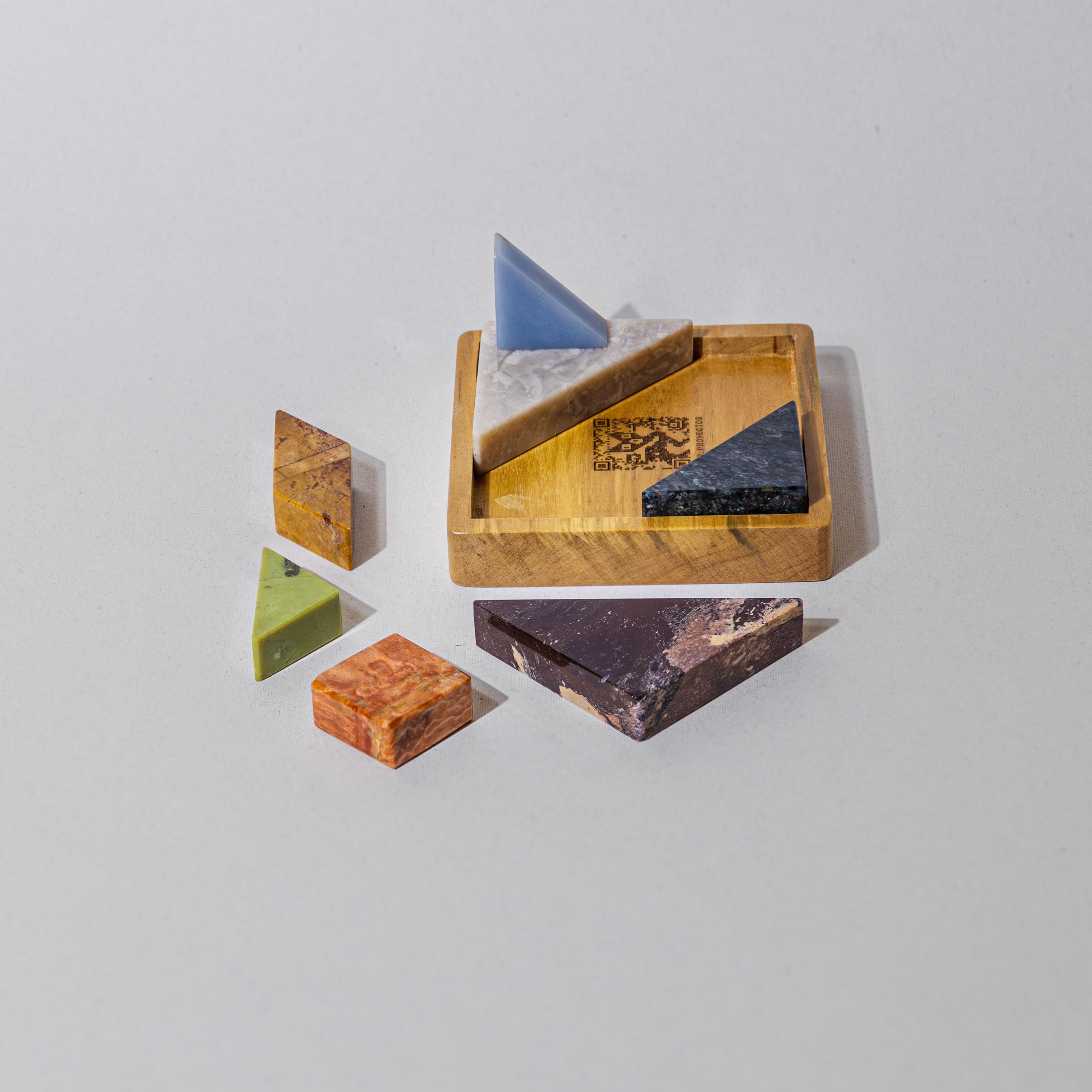 Puzzle Tangram con pietre preziose colorate In condizioni Nuovo in vendita a Pacasmayo, PE