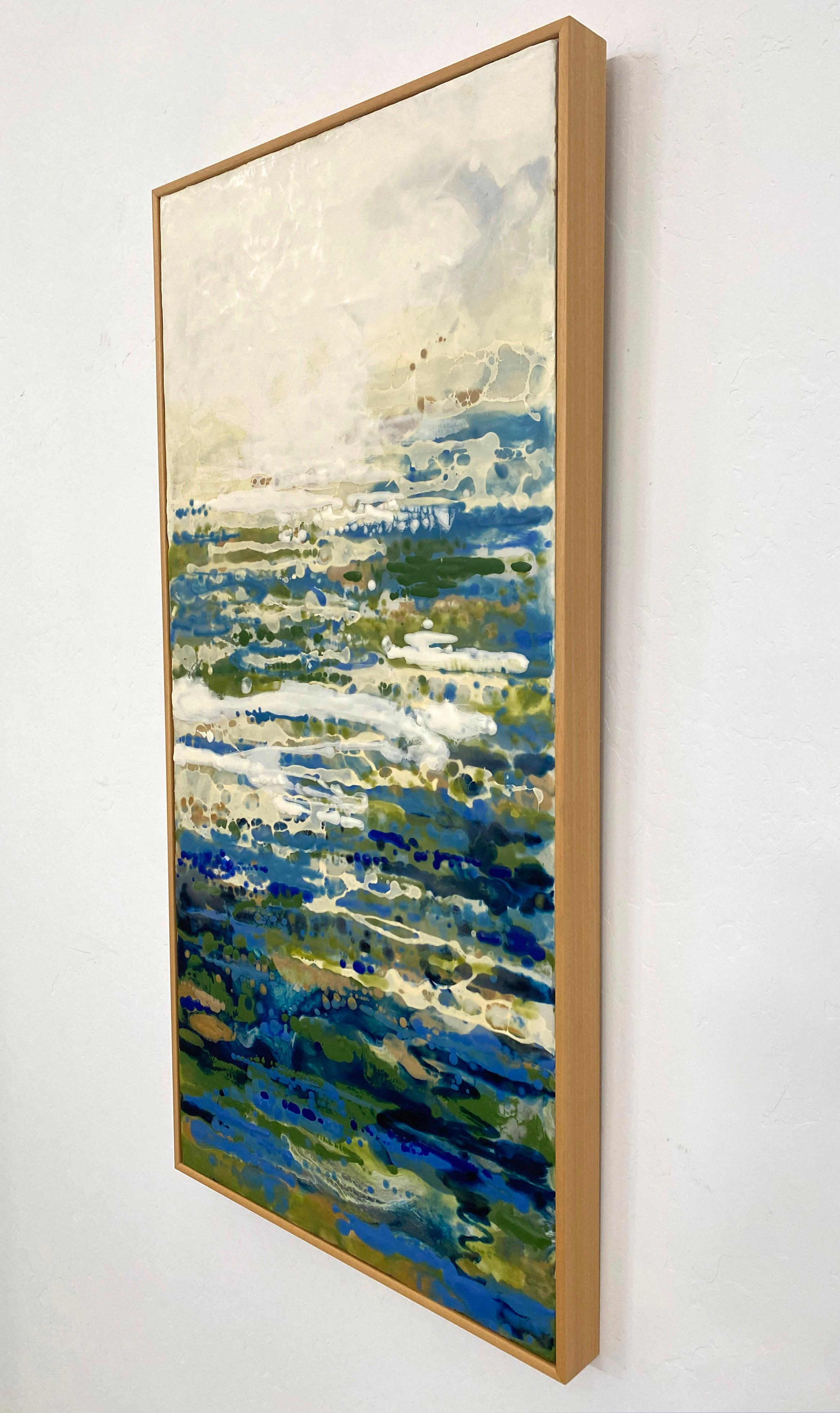 Scintillo, abstraktes blaues und grünes Enkaustik-Gemälde in Holzrahmen (Abstrakt), Painting, von Tania Dibbs