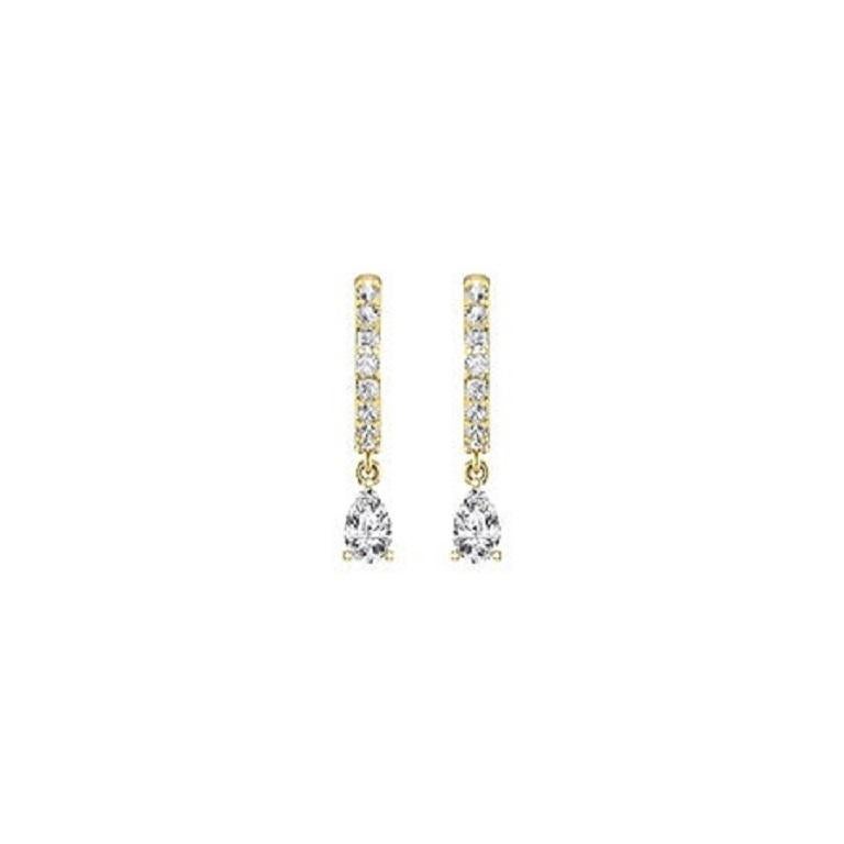 Eleganza e fascino: questi orecchini Fancy Twin Pear Hoops Diamond in oro 18 carati presentano due diamanti a forma di pera che scendono con grazia in un design a goccia. Disponibile in oro rosa, bianco e giallo, ogni orecchino irradia raffinatezza