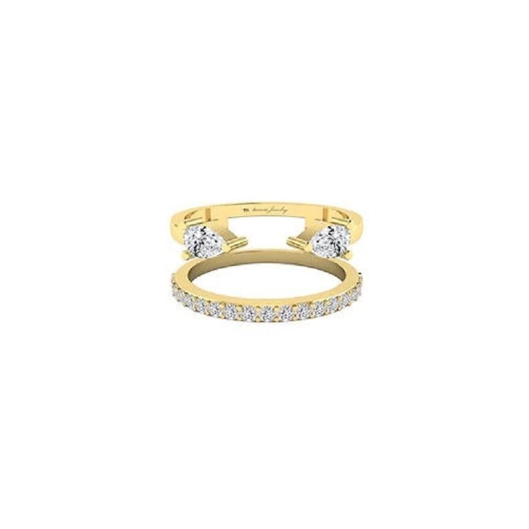 L'anello Twin Pear Open Diamond in oro 18 carati presenta due diamanti a forma di pera in un design aperto che avvolge graziosamente il dito. Elegante e moderno, questo anello aggiunge un tocco sofisticato con la sua silhouette unica e i suoi