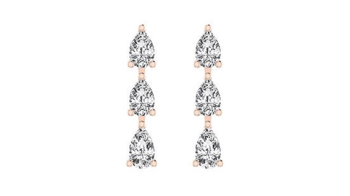 Taglio a goccia Tanisa Nahata Tre Pear Drop Dangle Diamond 0,92ct. Orecchini in oro 18 carati. in vendita