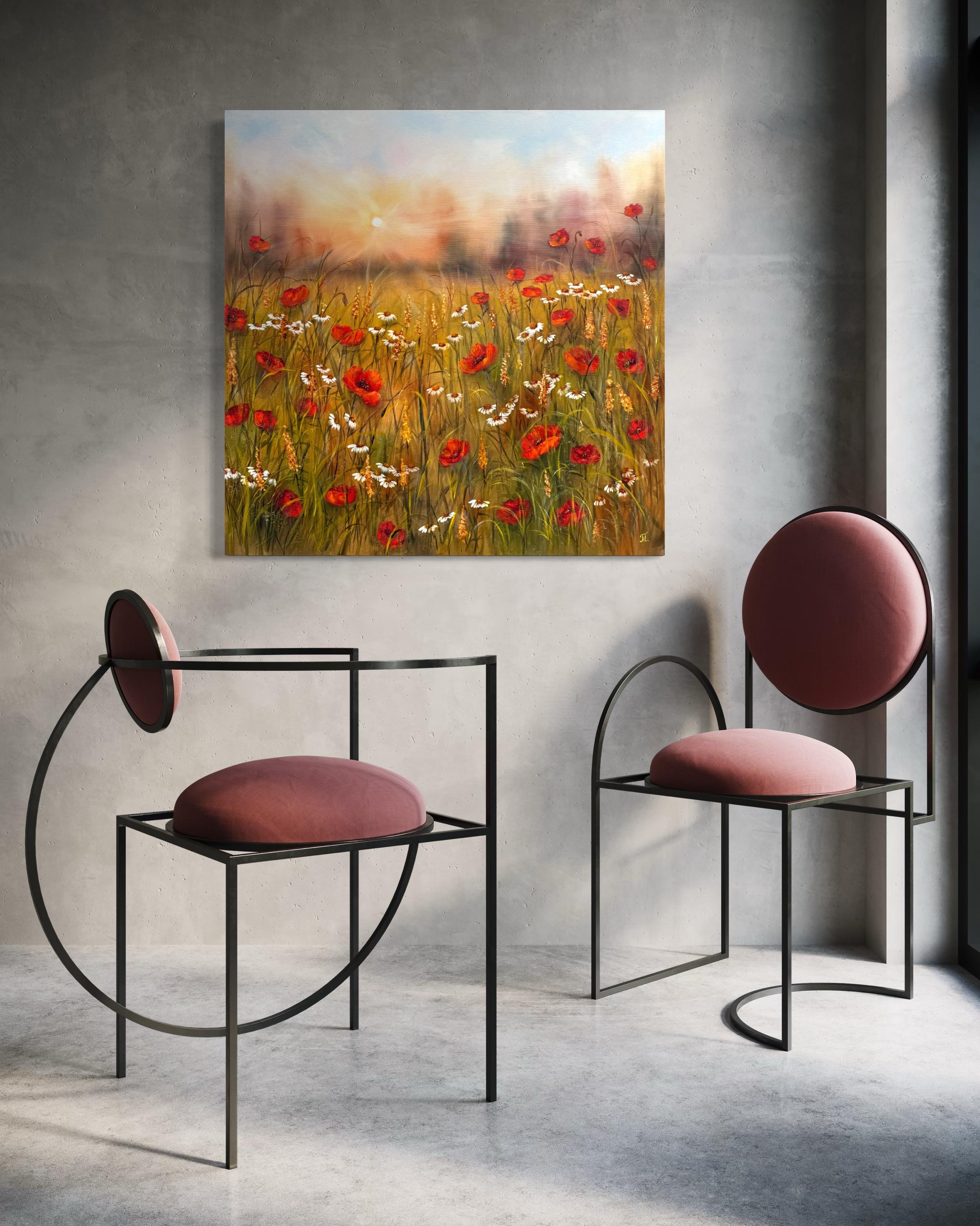 Betreten Sie ein sonnenbeschienenes Feld, auf dem sich wilde Mohnblumen und Gänseblümchen sanft in der warmen Brise wiegen. Dieses Original-Ölgemälde fängt den Zauber des goldenen Lichts ein und bringt Wärme, Romantik und ein Gefühl der Ruhe in
