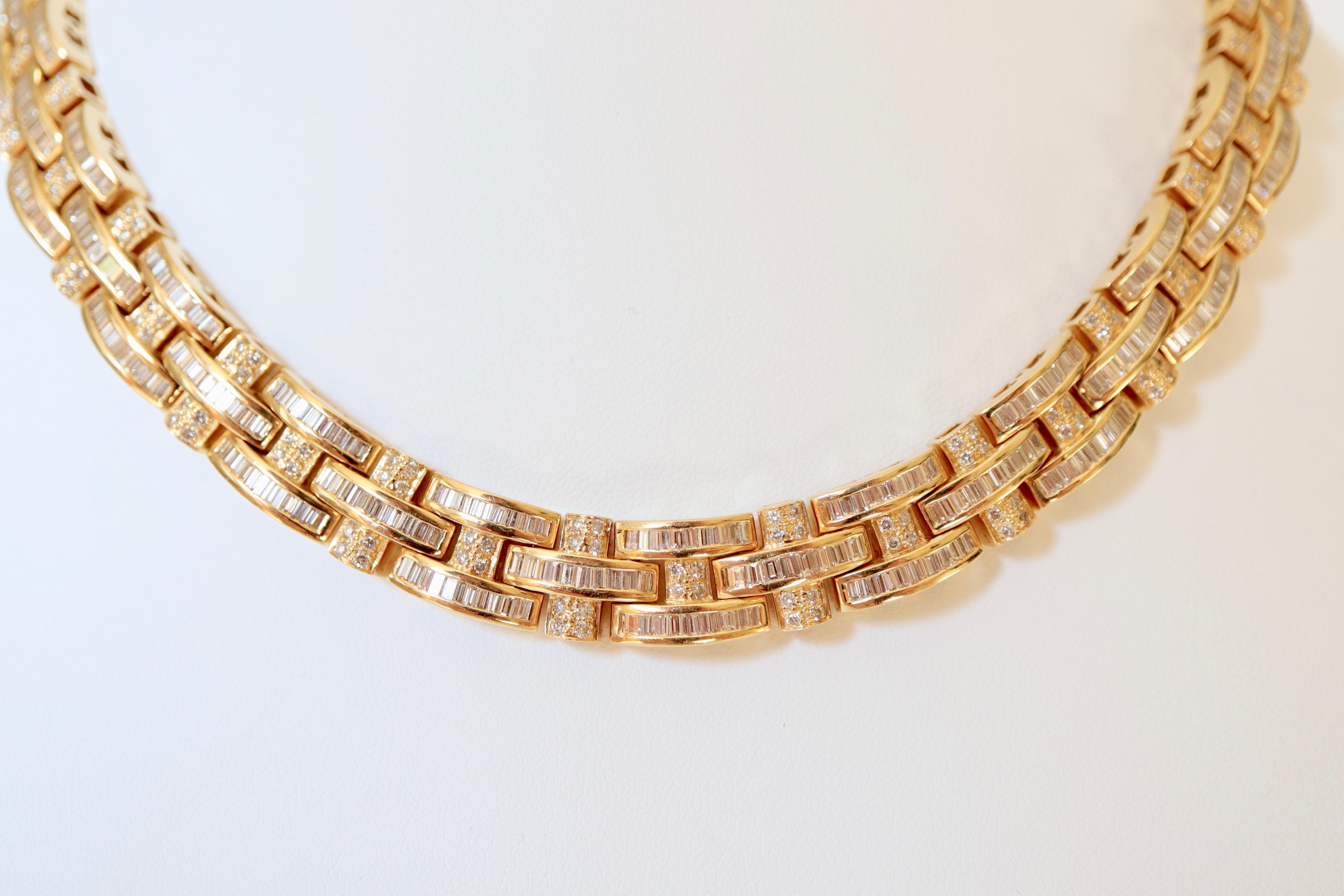 Tank Necklace in 18 Carat Yellow Gold and Diamonds In Good Condition In Paris, FR