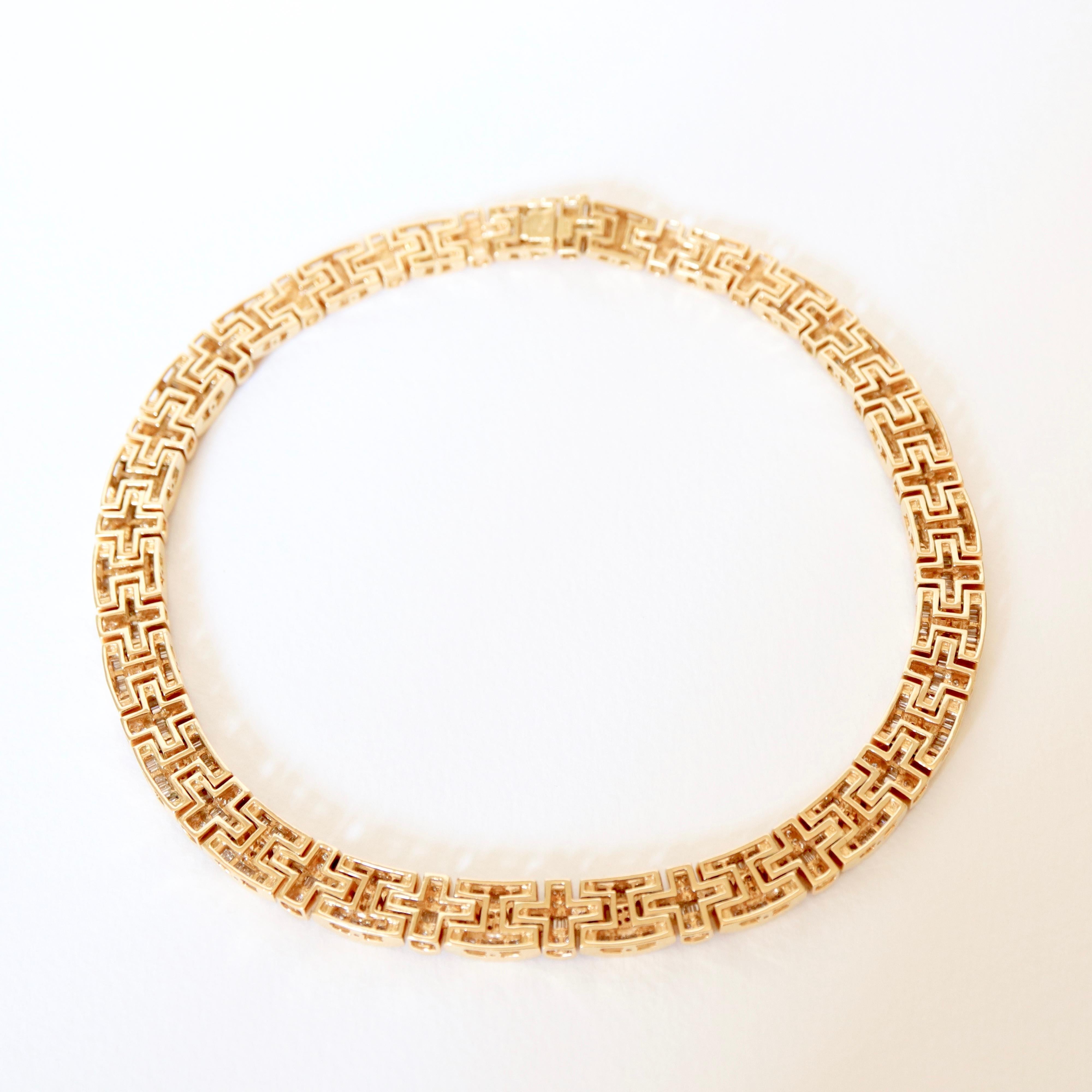 Tank Necklace with Diamonds in 18 Carat Yellow Gold For Sale 5