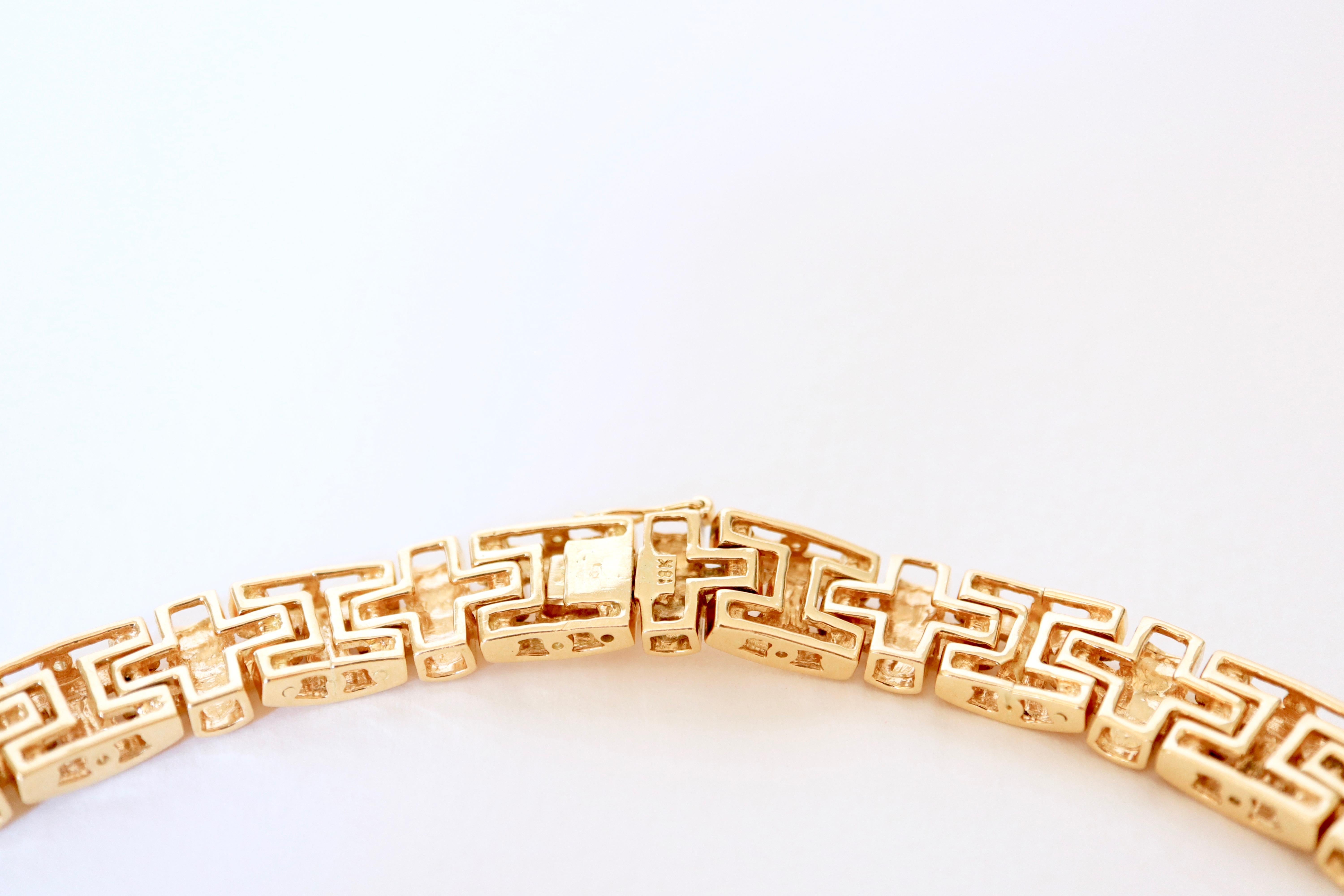 Tank Necklace with Diamonds in 18 Carat Yellow Gold For Sale 3