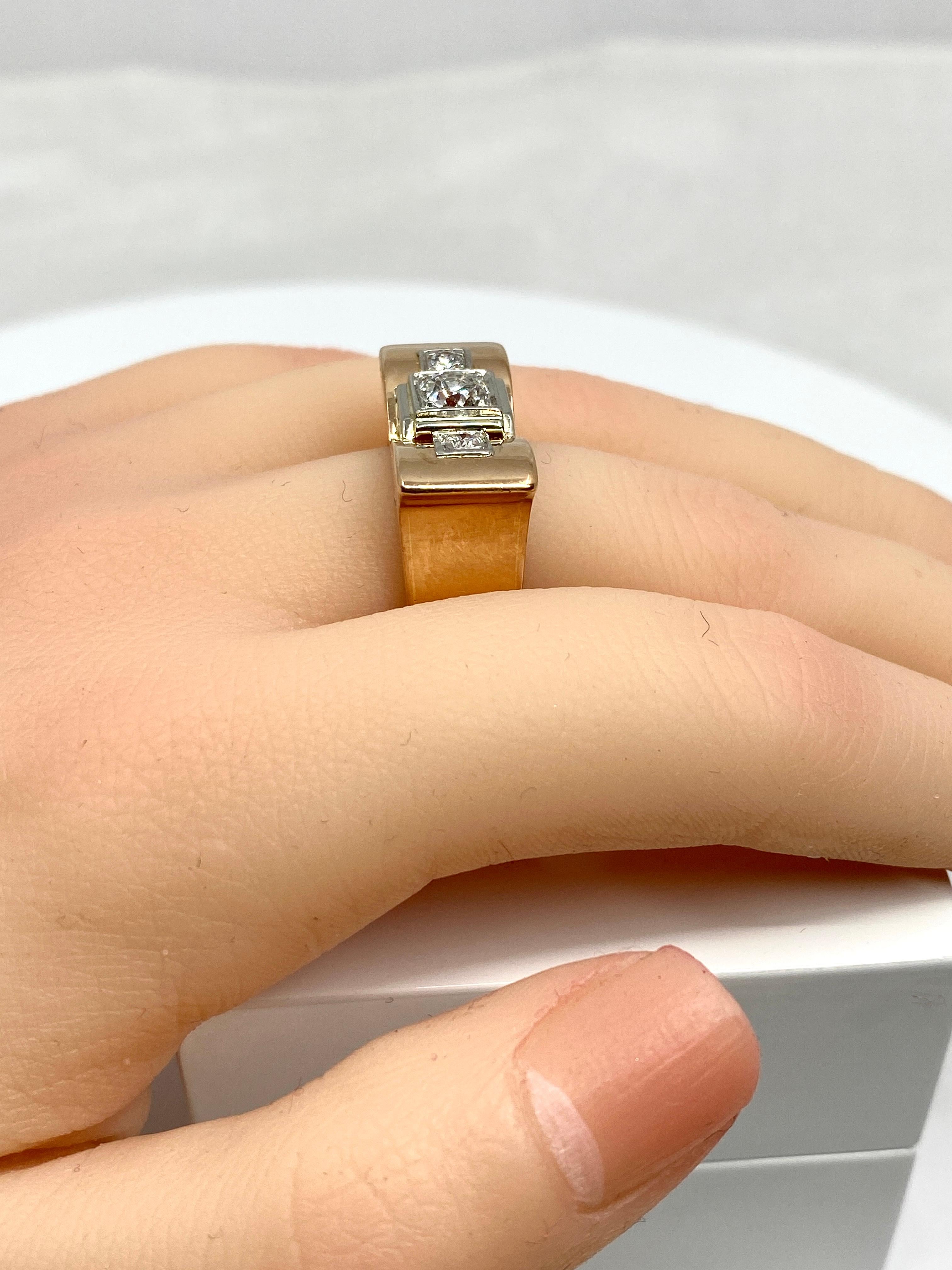 TANK ring in 18 carat gold set with 3 diamonds  4