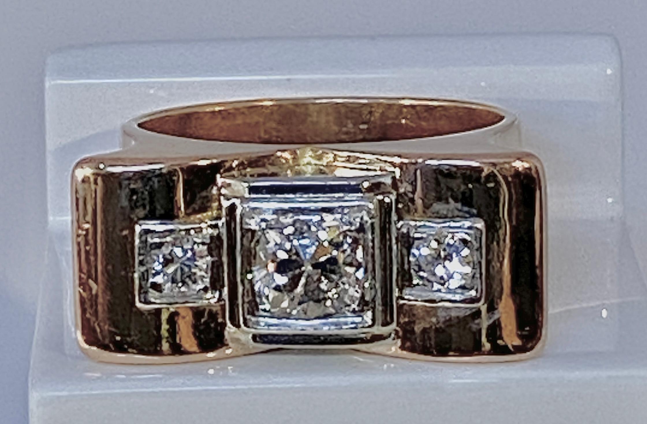 TANK ring in 18 carat gold set with 3 diamonds  6