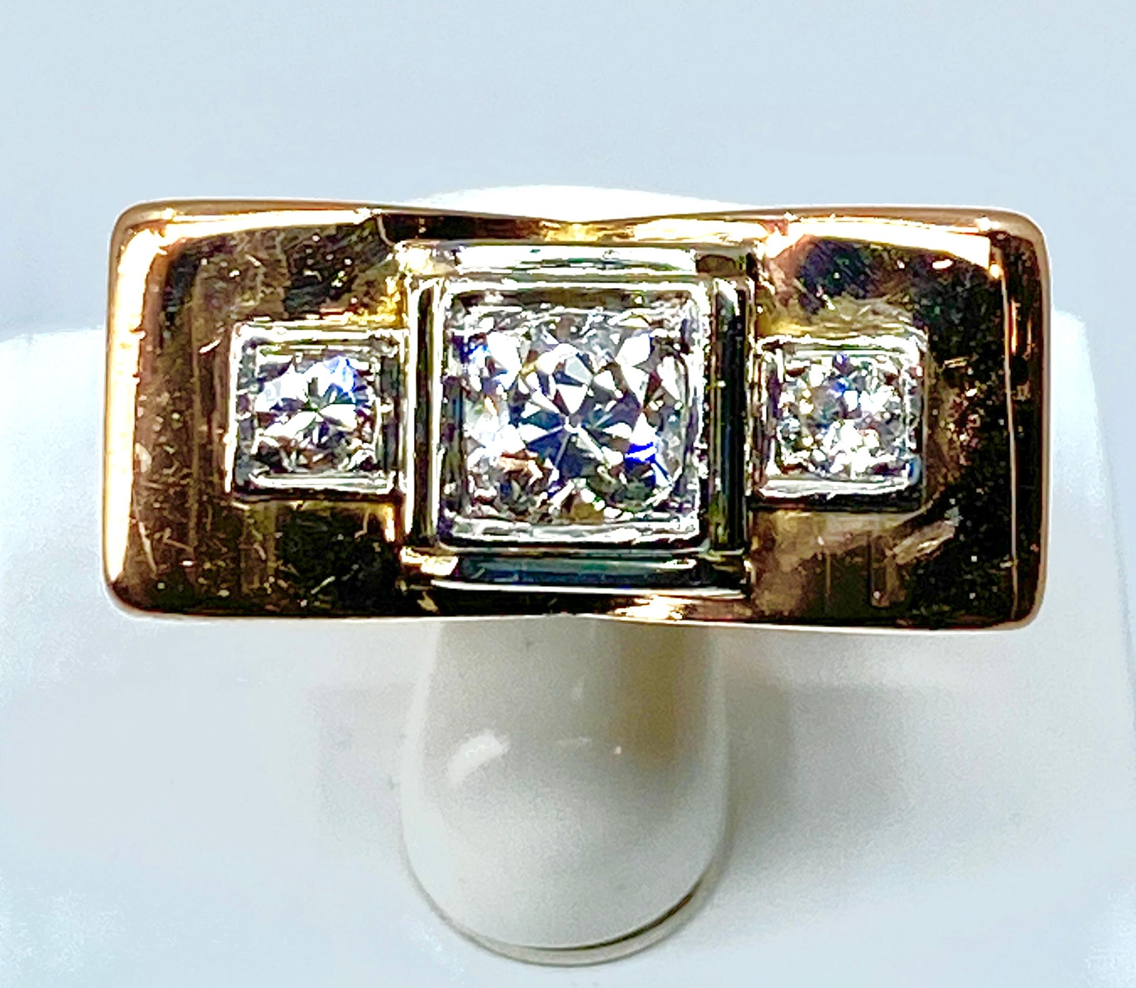 Art Deco TANK ring in 18 carat gold set with 3 diamonds 
