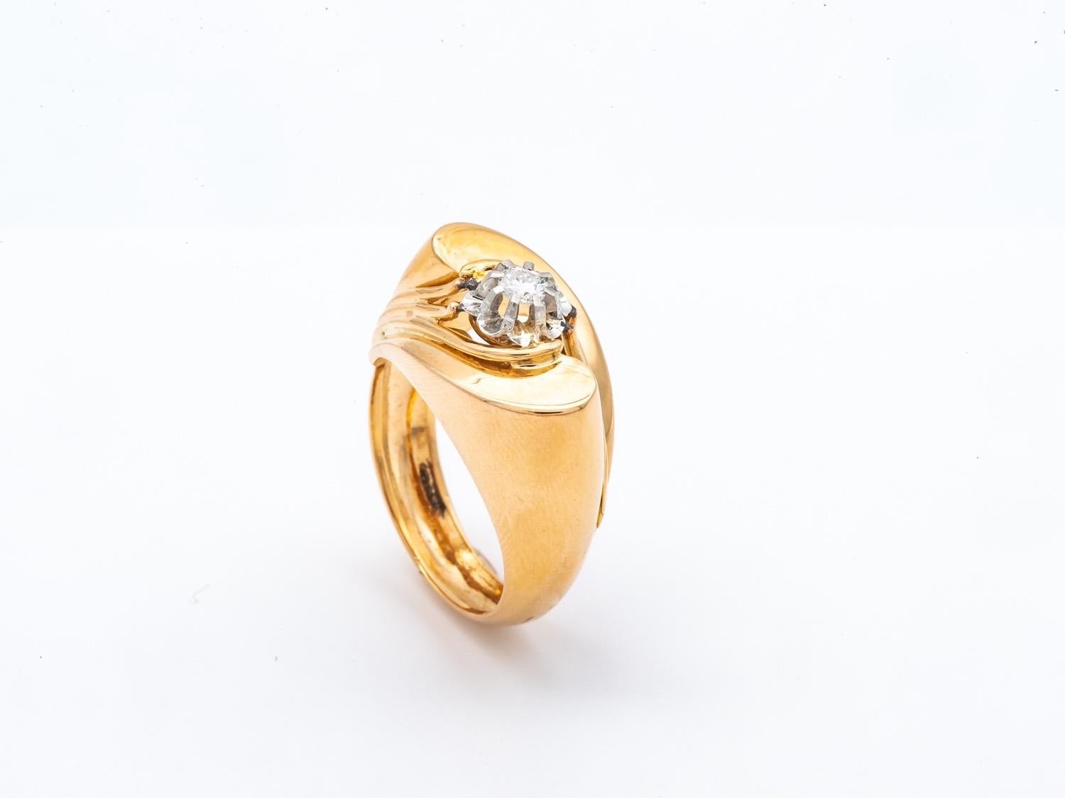 Art Deco Tank Ring Surmonted Diamond Gold 18 Karat For Sale