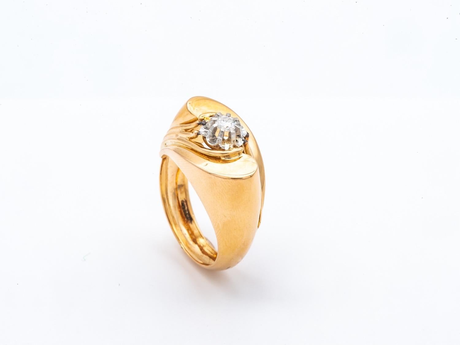 Art Deco Tank Ring Surmonted Diamond Gold 18 Karat For Sale