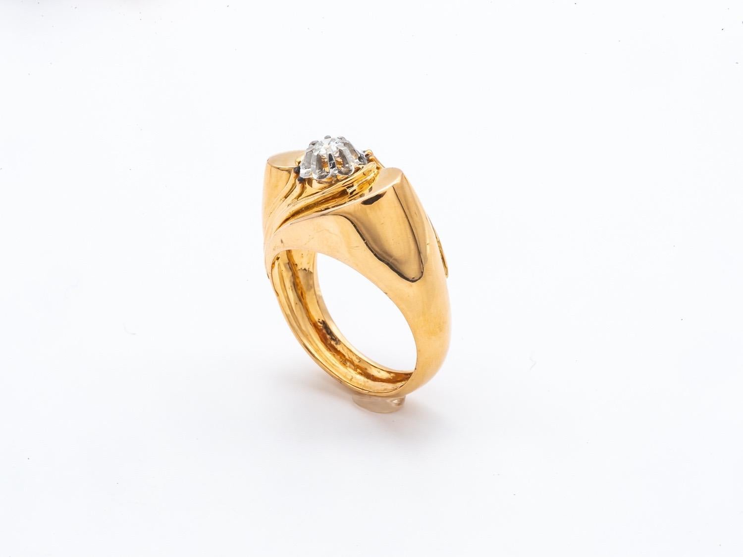 Tank Ring Surmonted Diamond Gold 18 Karat In Excellent Condition For Sale In Vannes, FR