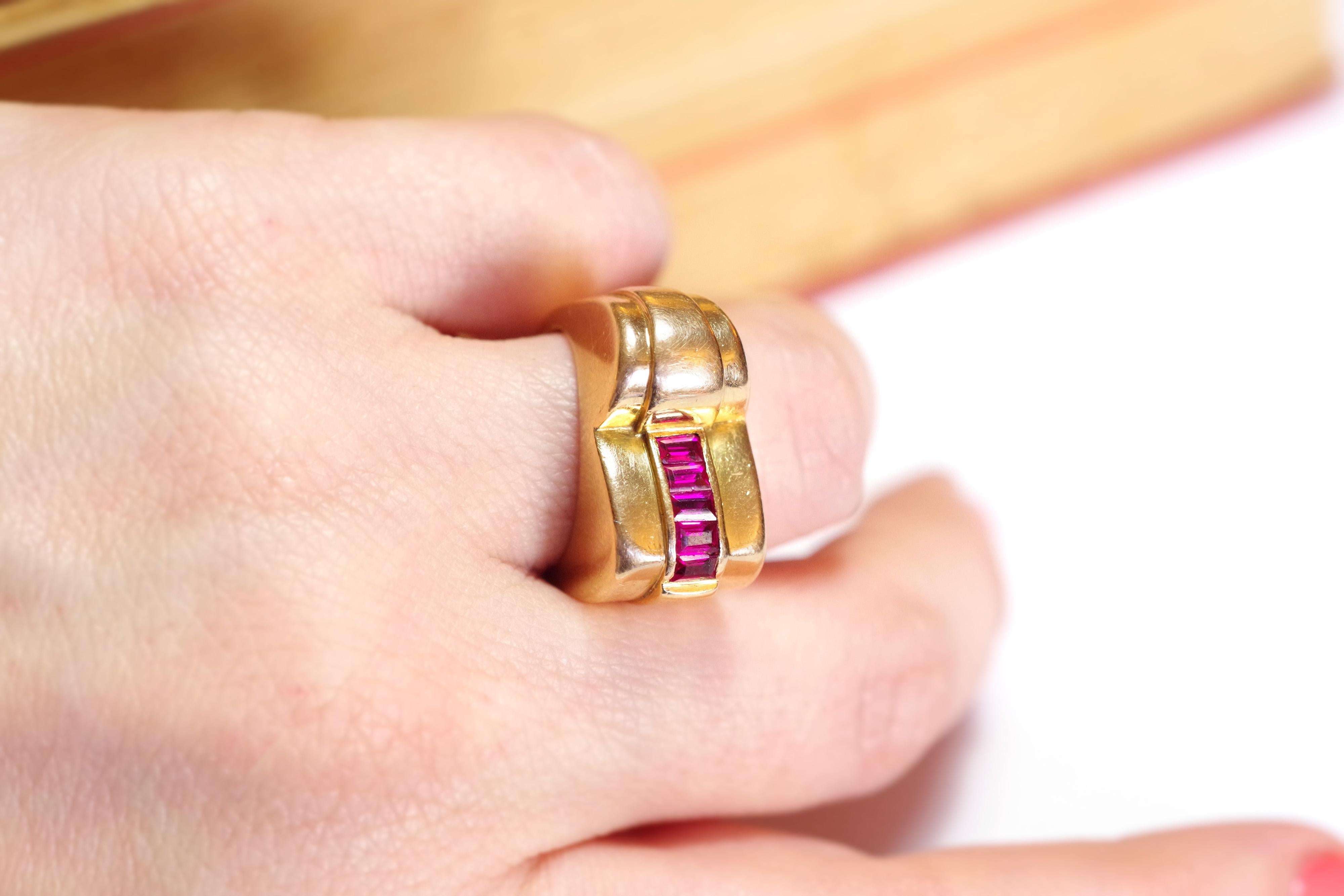 Tank Ruby Ring in 18k Rose Gold, Vintage Retro Ring Gold Ruby For Sale 4