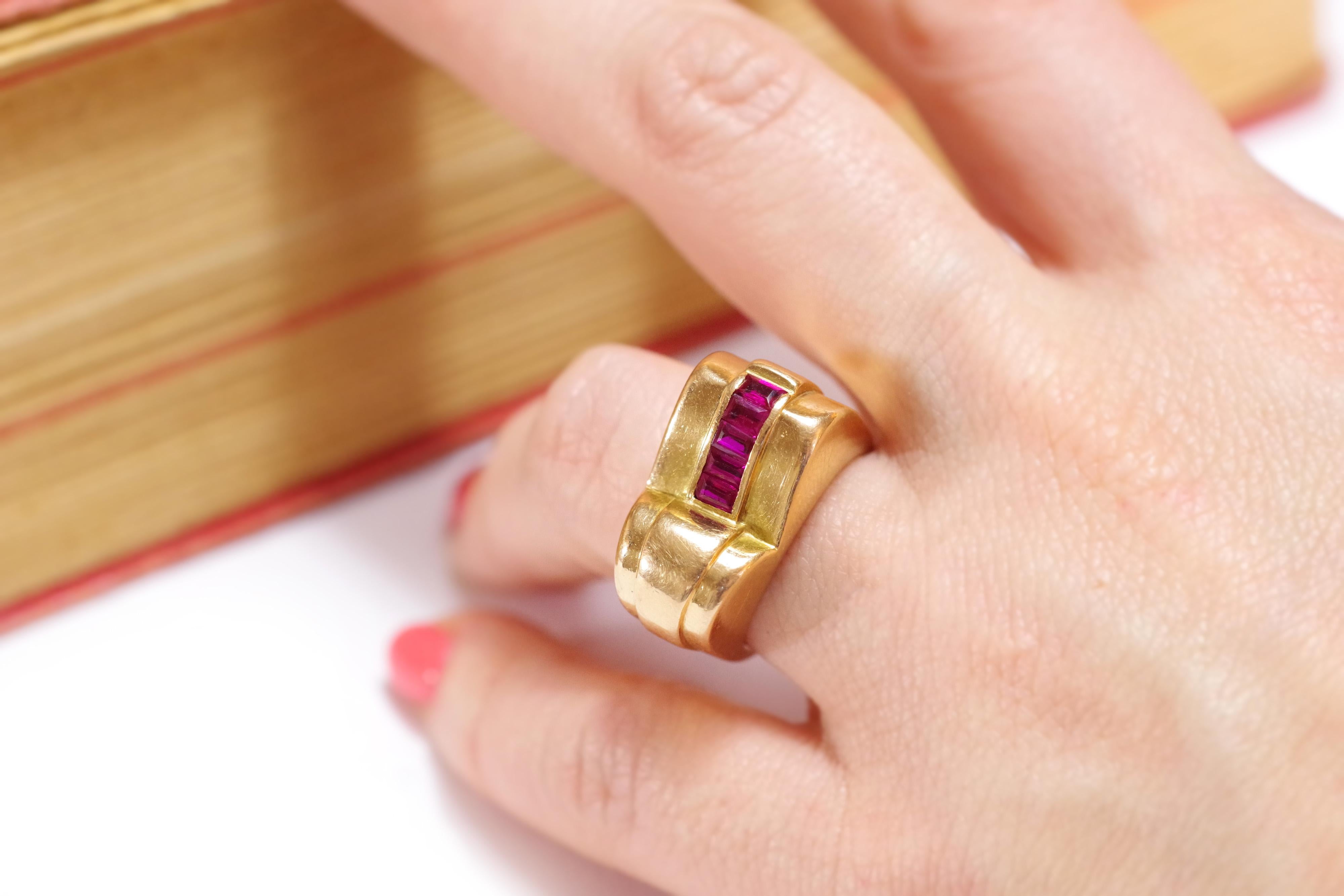 Tank Ruby Ring in 18k Rose Gold, Vintage Retro Ring Gold Ruby For Sale 2