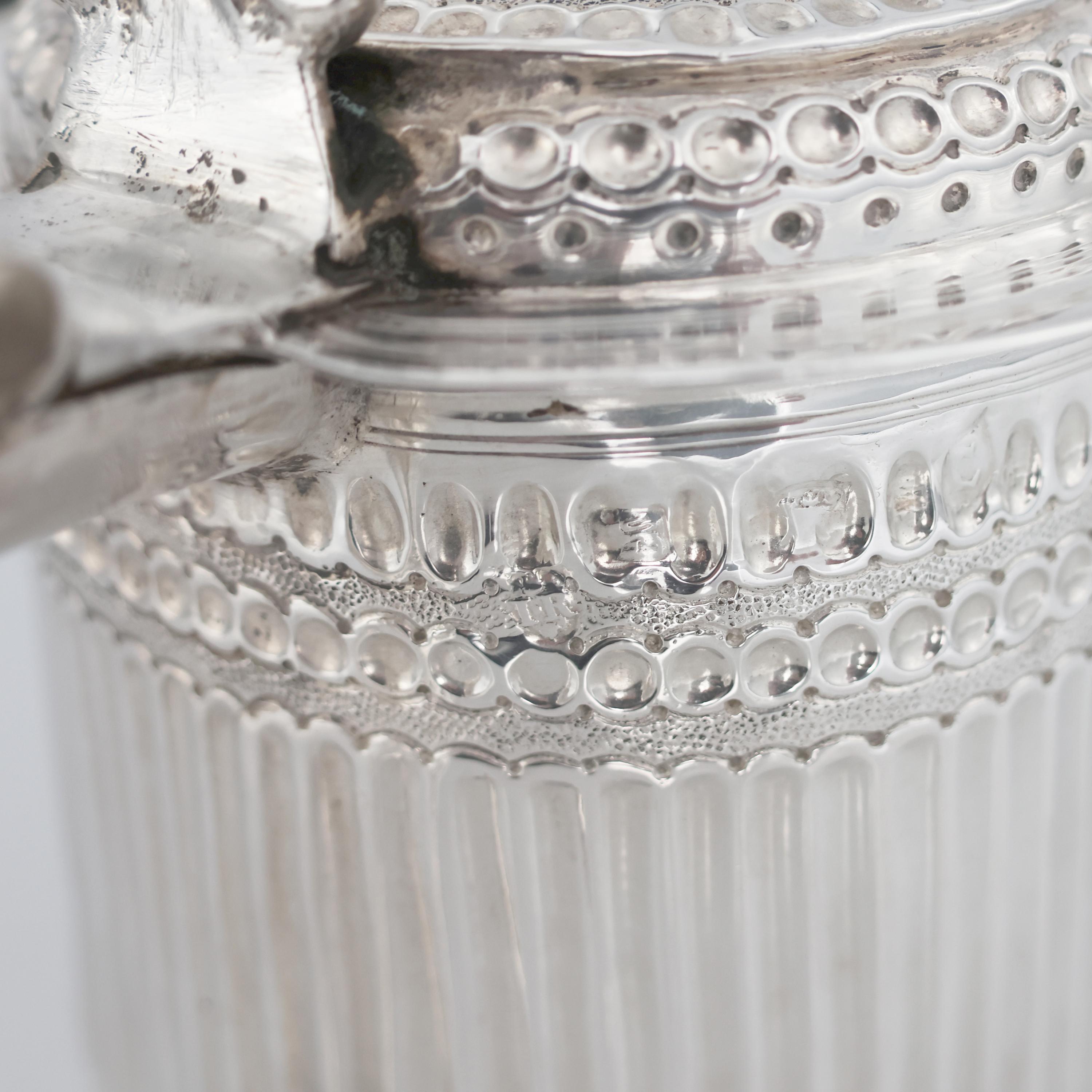 Tasse en argent Charles II, John Ruslen, Londres, 1680 en vente 4
