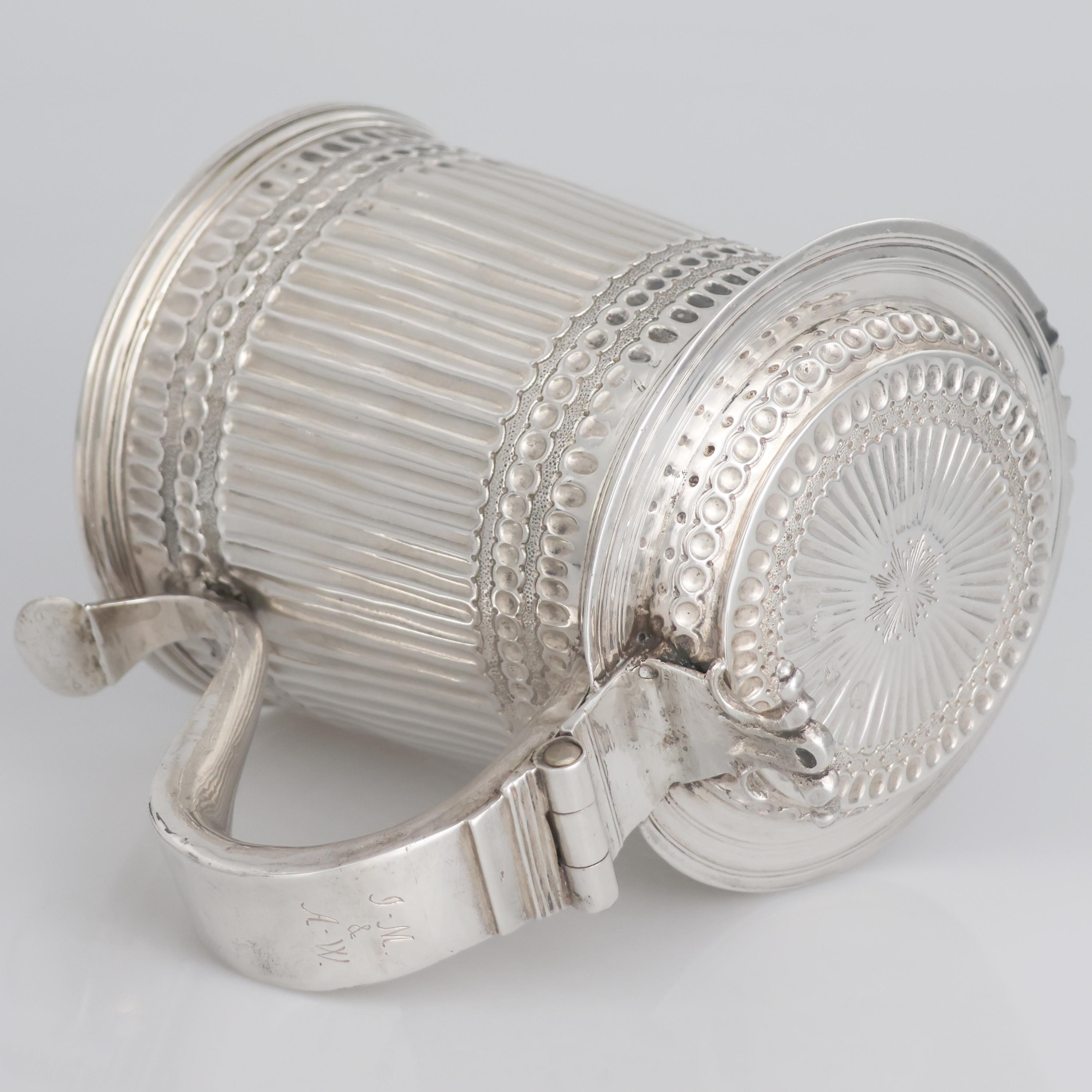 Late 17th Century Tasse en argent Charles II, John Ruslen, Londres, 1680 en vente
