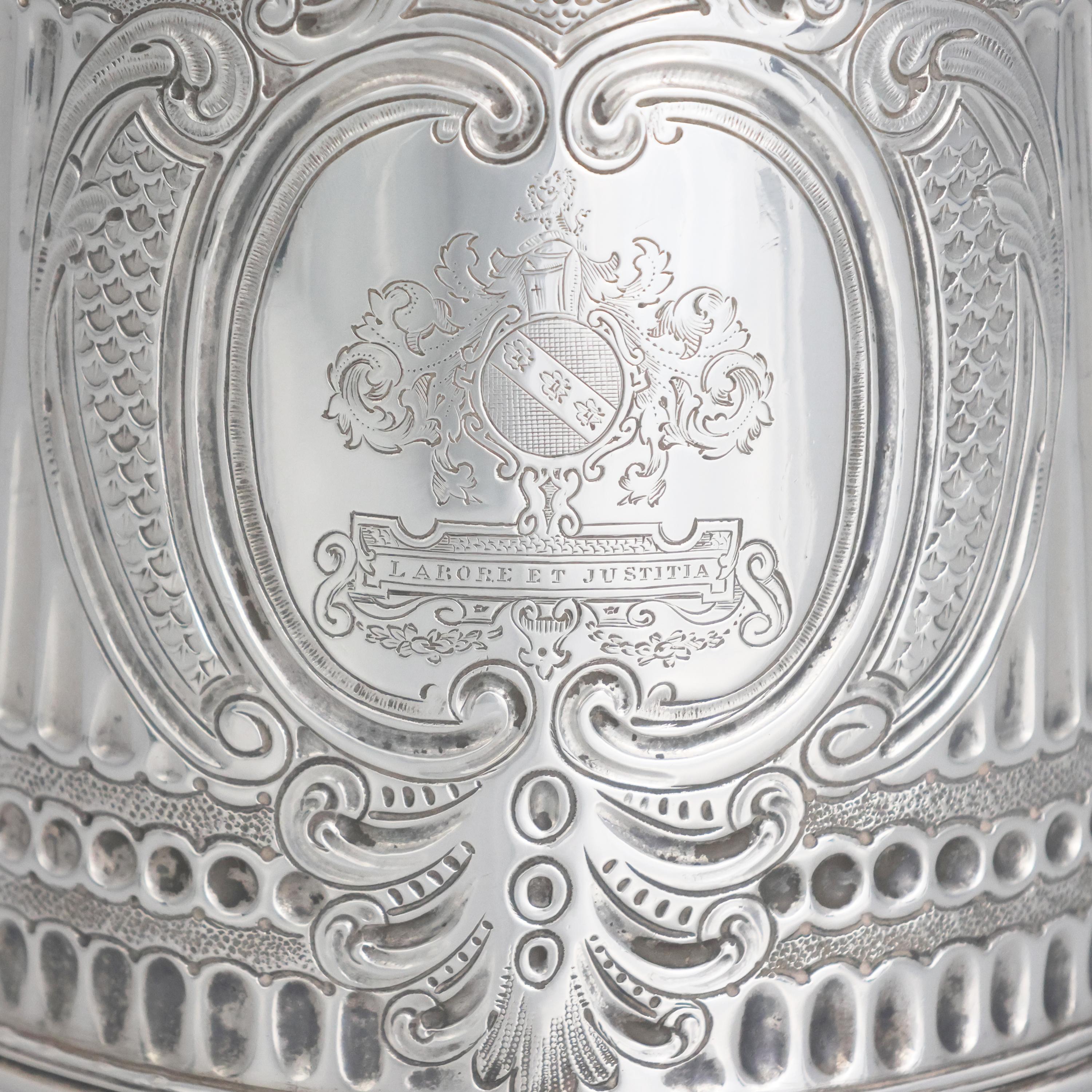Tasse en argent Charles II, John Ruslen, Londres, 1680 en vente 2