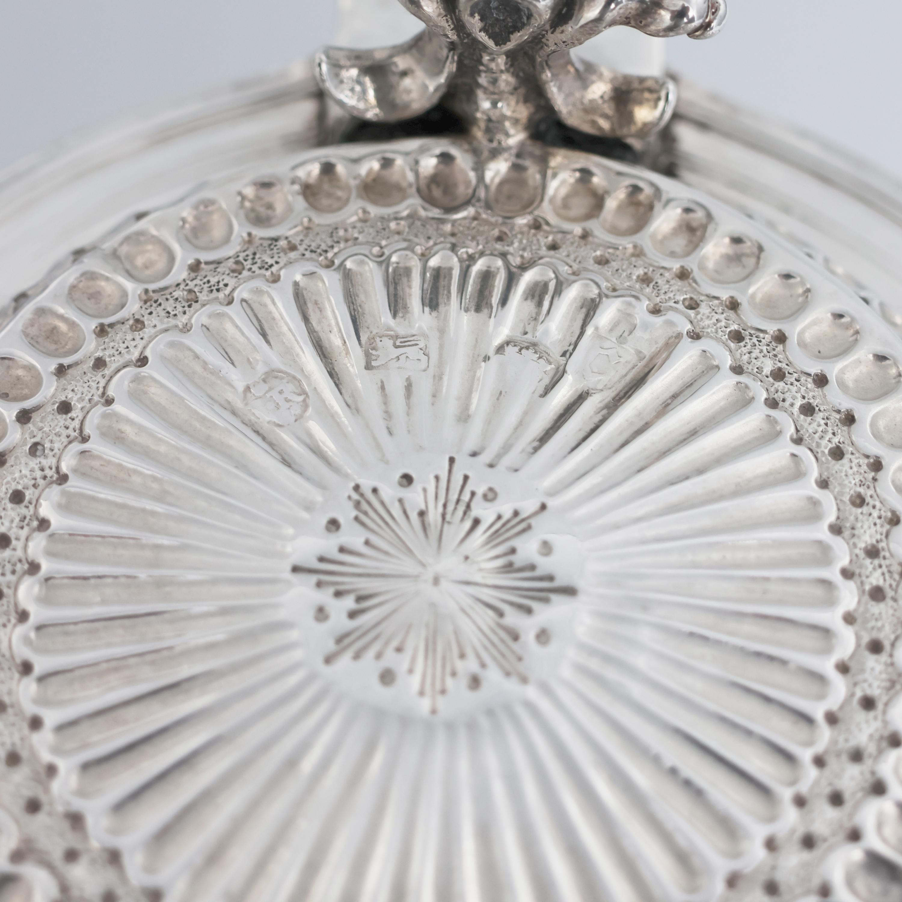 Tasse en argent Charles II, John Ruslen, Londres, 1680 en vente 3