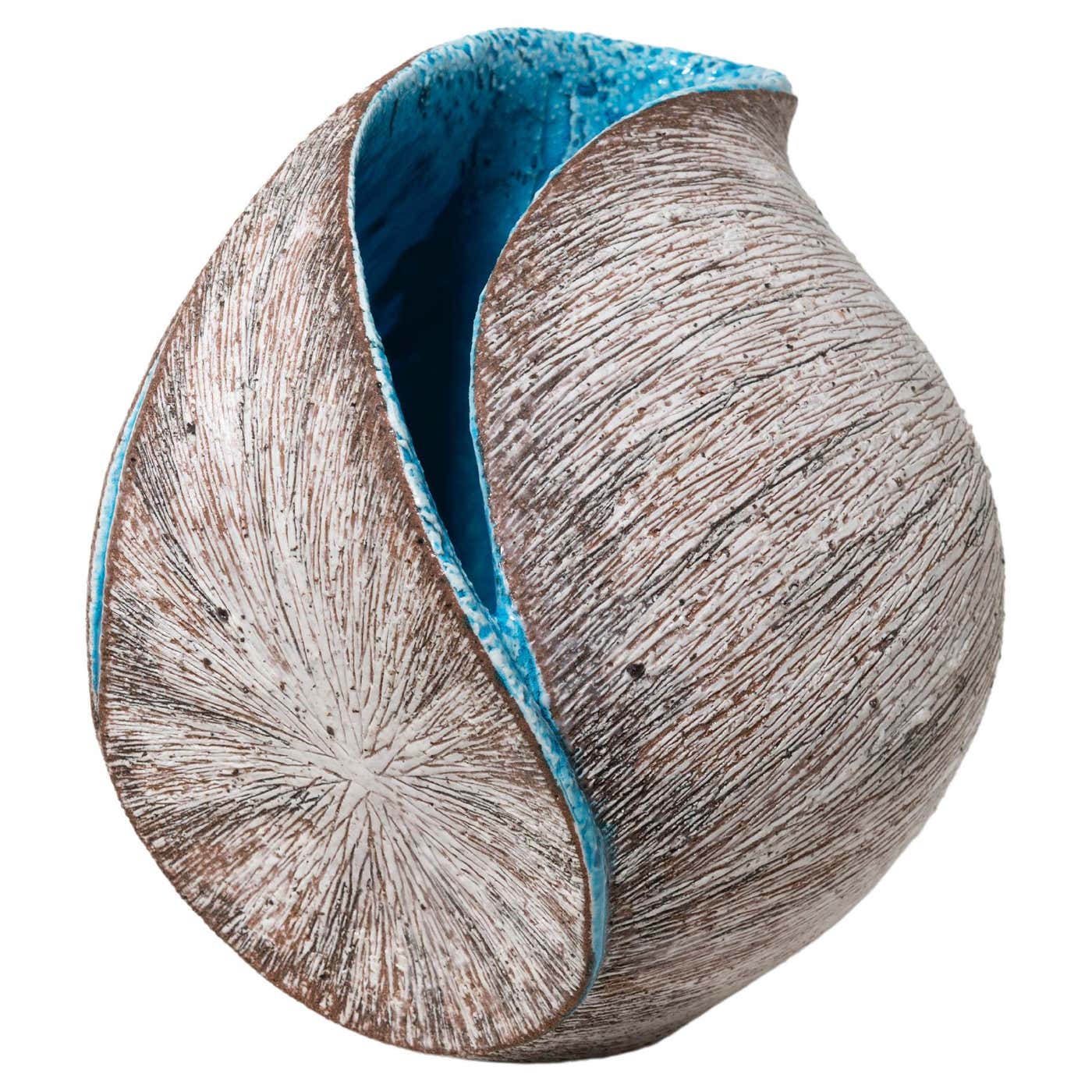 Japanese contemporary Tanoue Shinya Kara Shell vase, 2011 For Sale at ...
