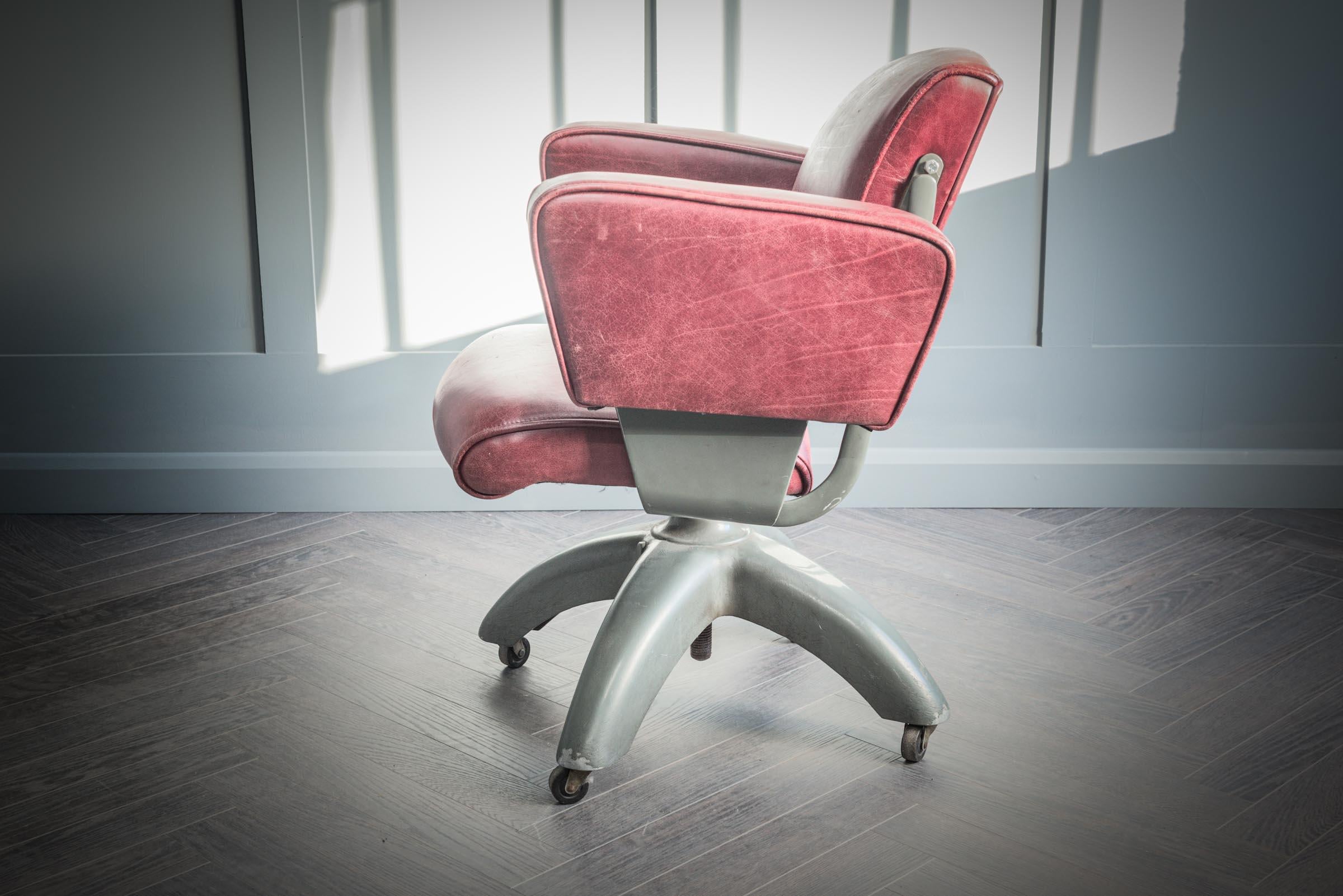 Mid-20th Century Tansad De Luxe v.26 Red Leather Office Chair For Sale