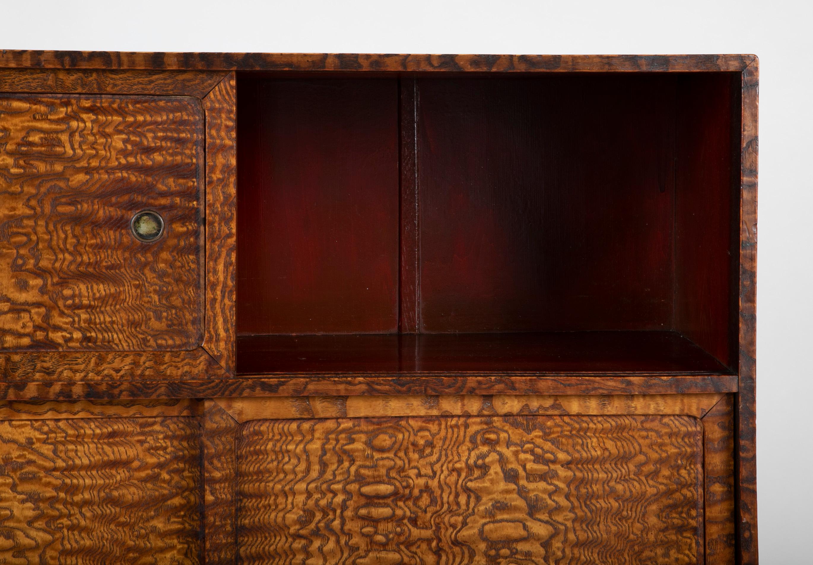 Tansu in Elm Wood Case Cabinet In Good Condition In Stamford, CT