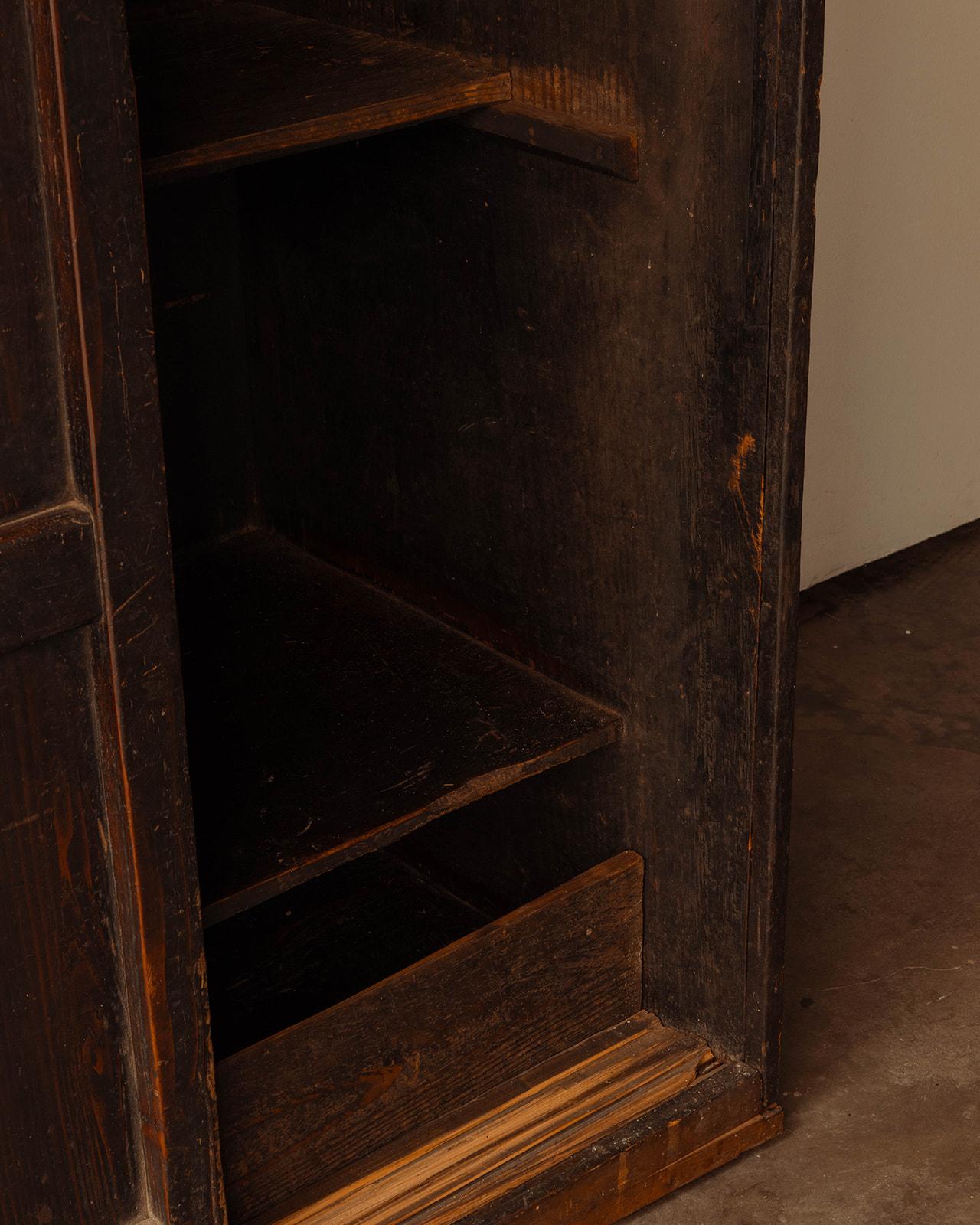 Tansu Sideboard I In Good Condition For Sale In New York, US